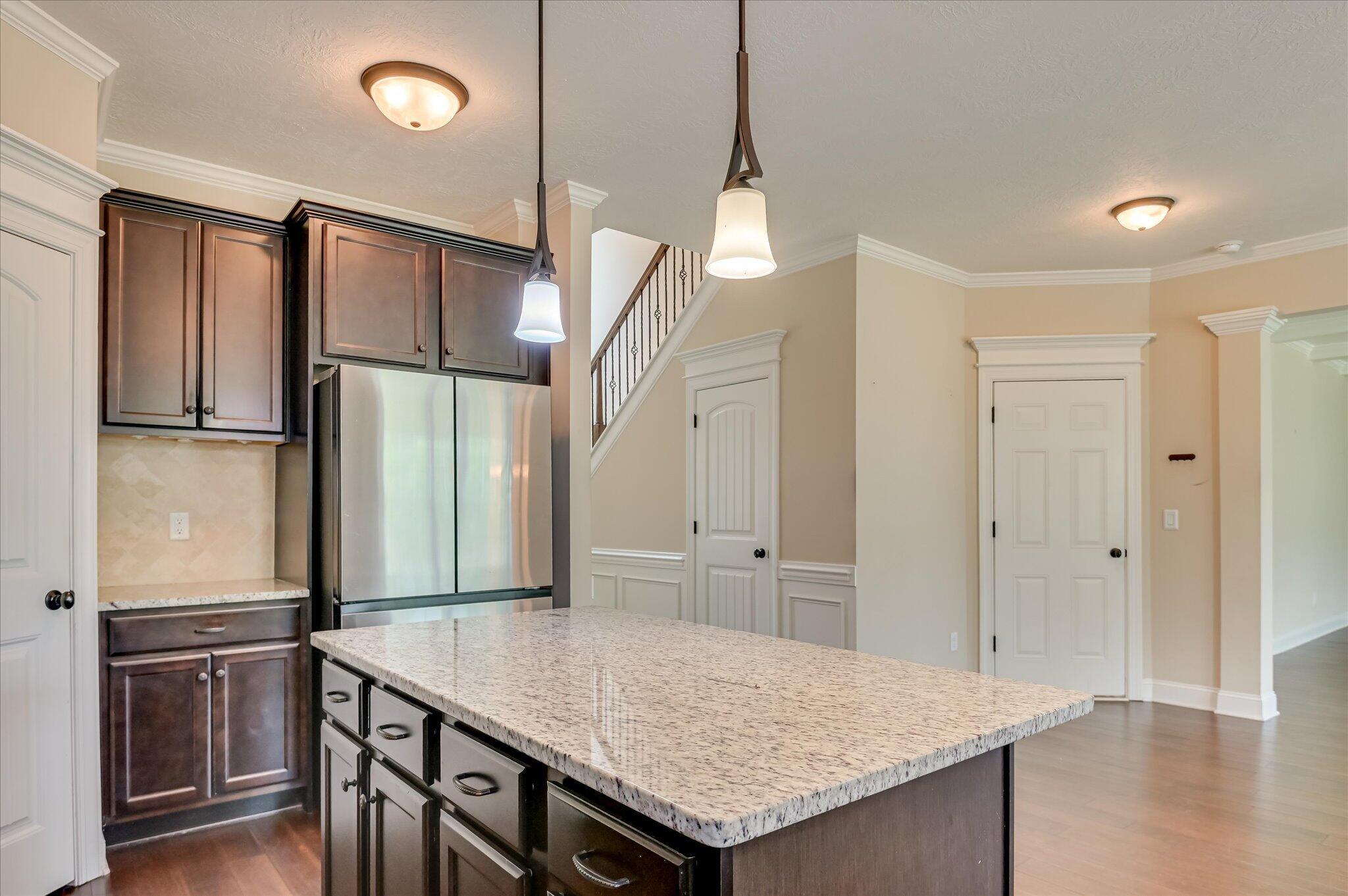 207 Edenbridge Way Property Photo 19
