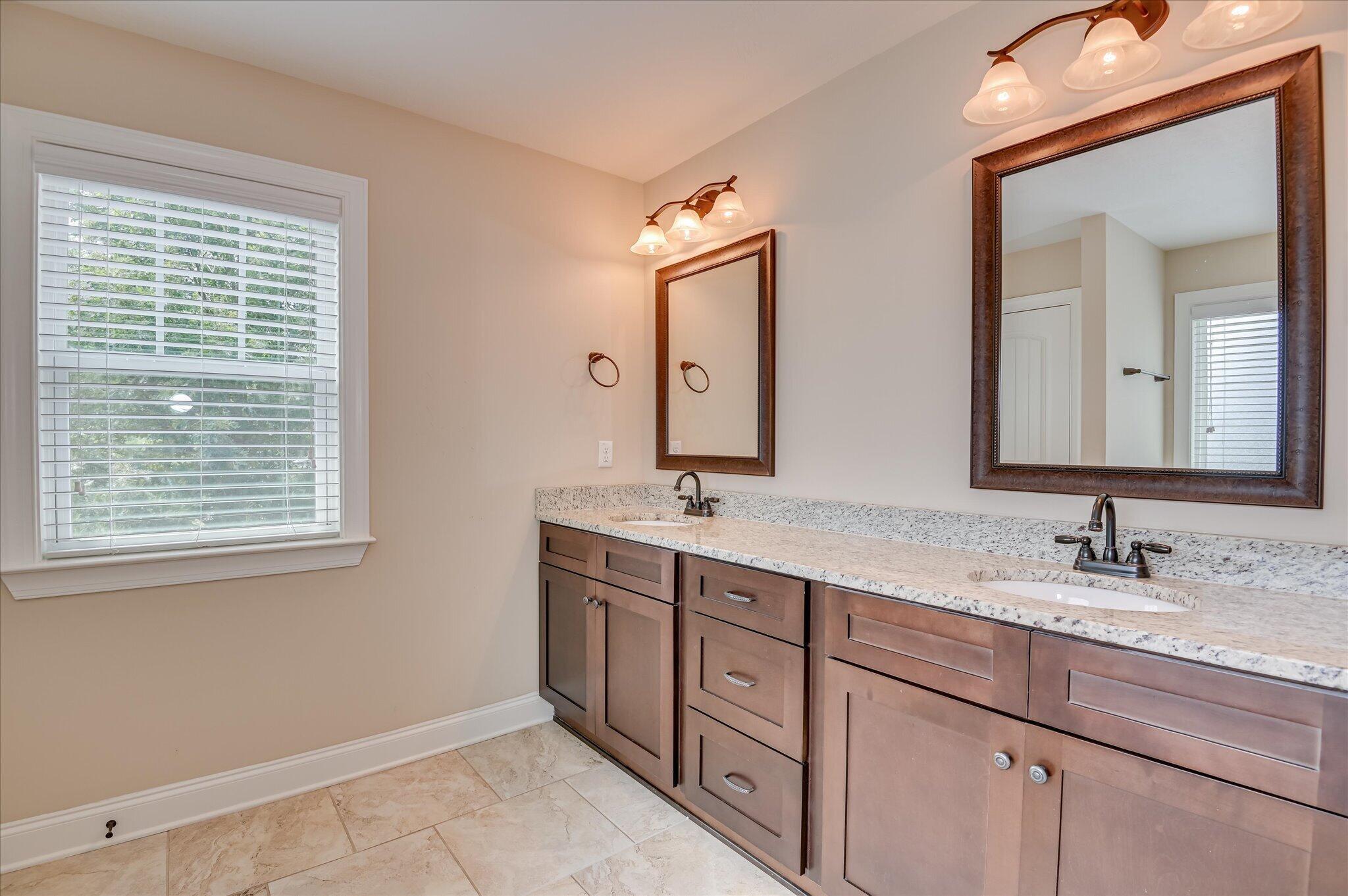 207 Edenbridge Way Property Photo 30