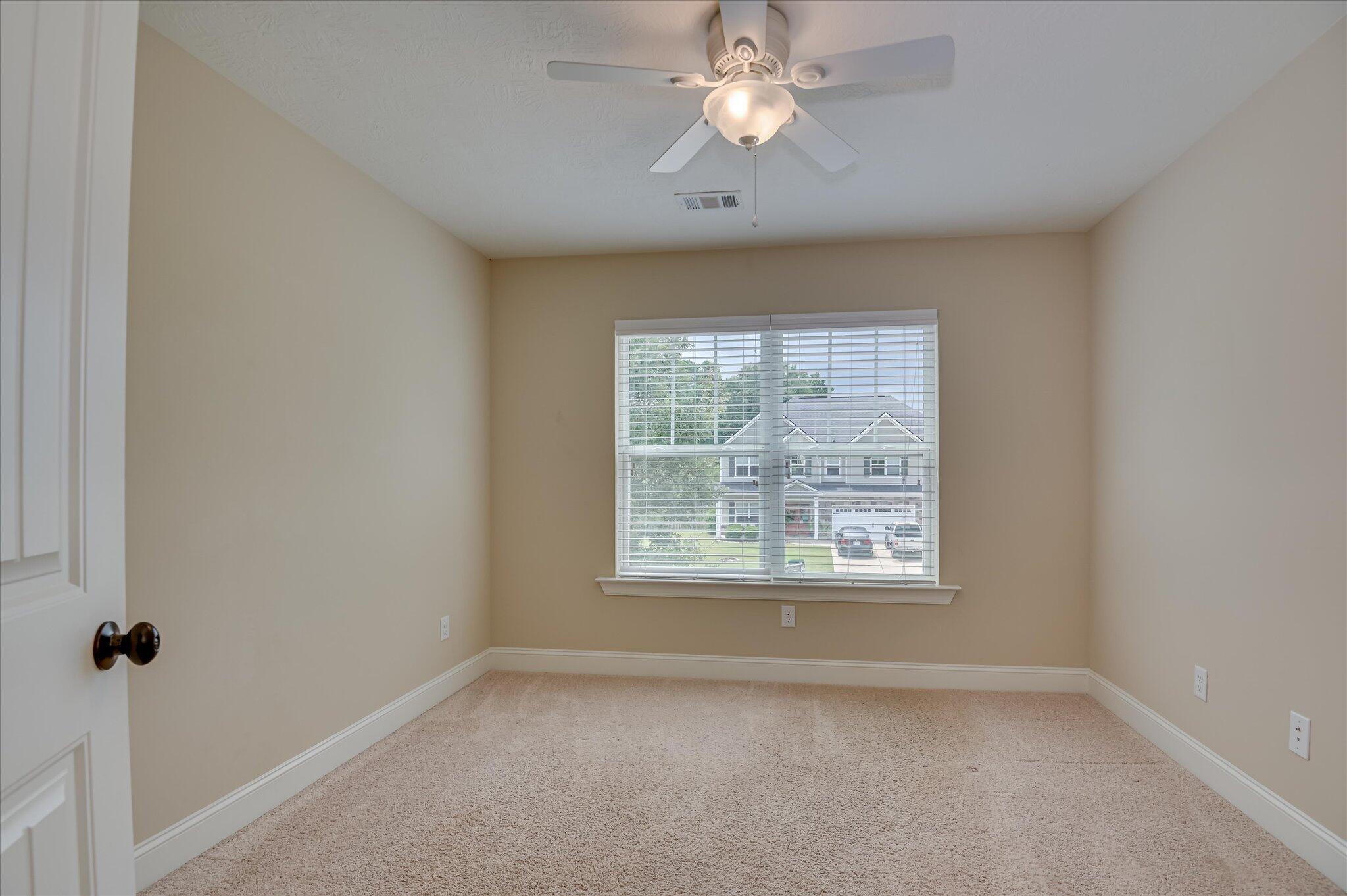 207 Edenbridge Way Property Photo 38