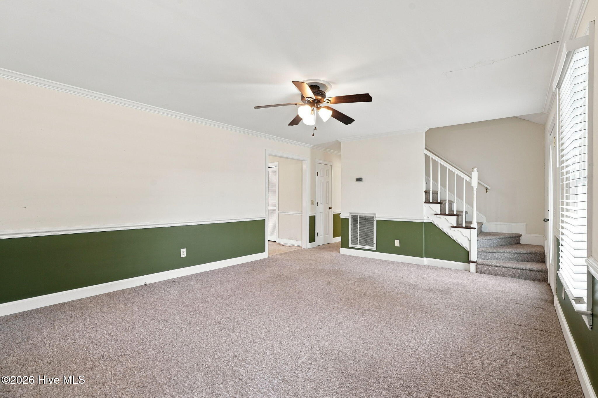 9438 Colonial Drive Property Photo 5