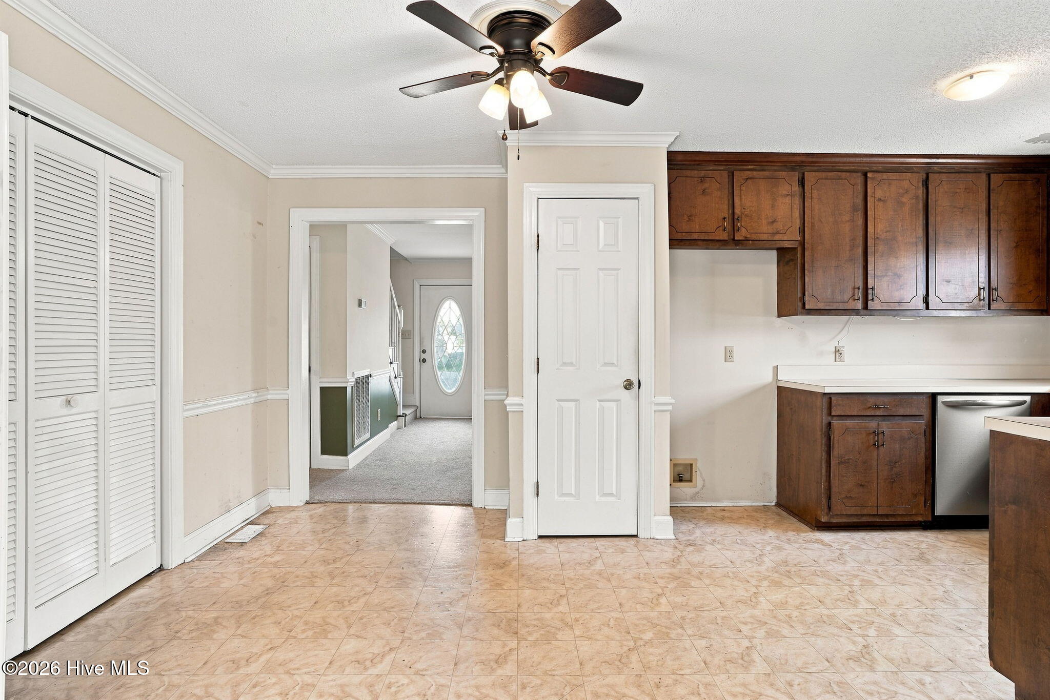 9438 Colonial Drive Property Photo 12