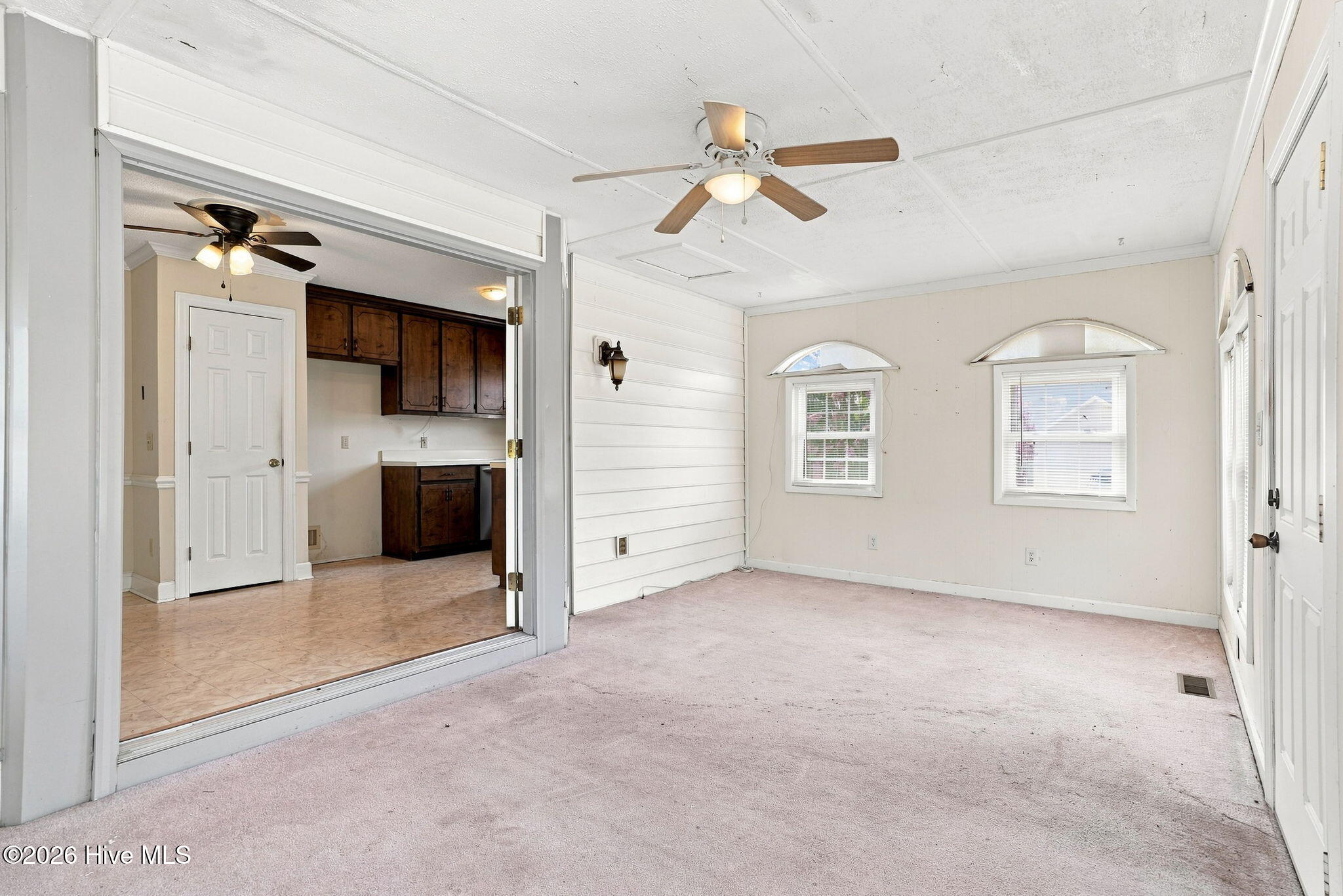9438 Colonial Drive Property Photo 14