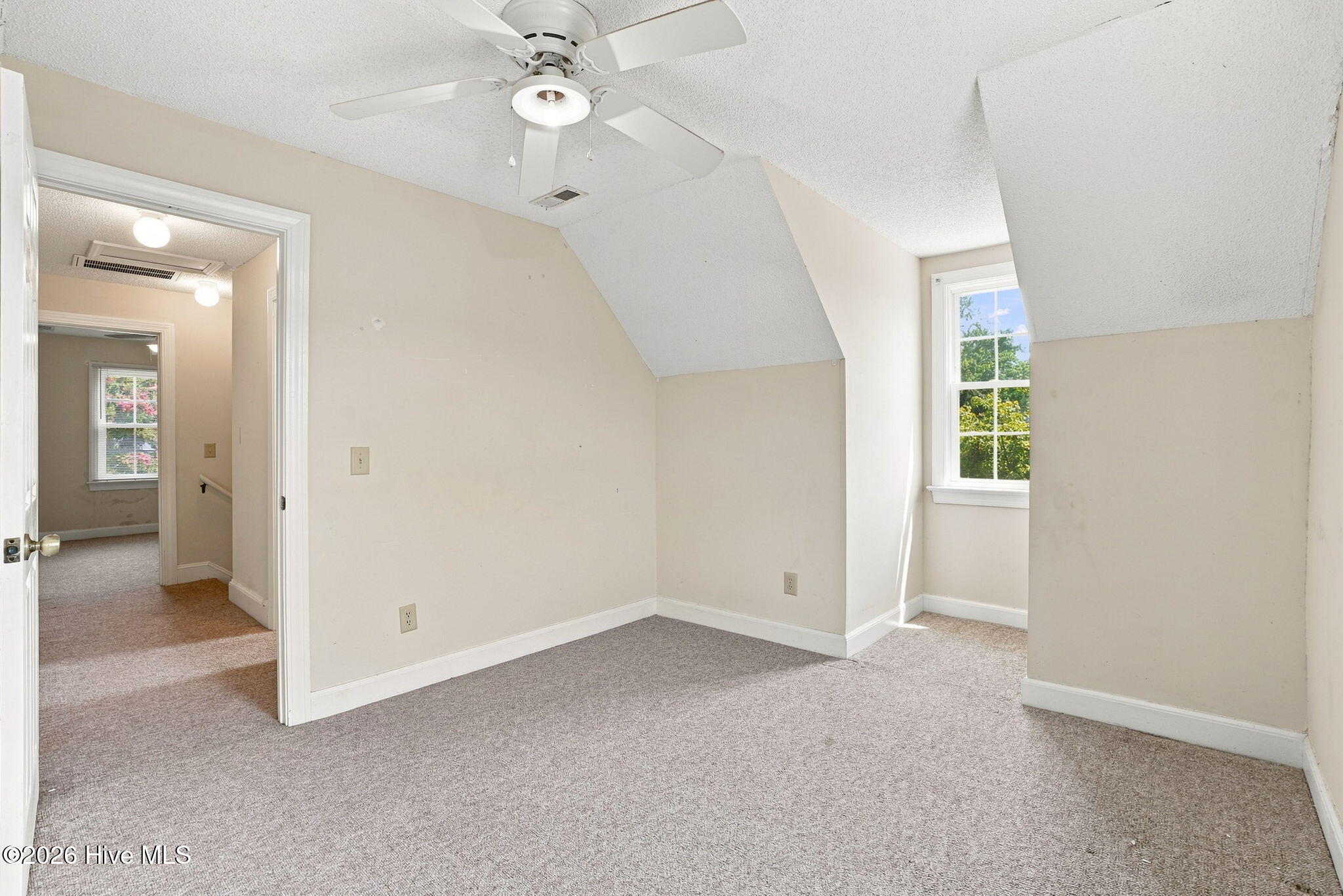9438 Colonial Drive Property Photo 24