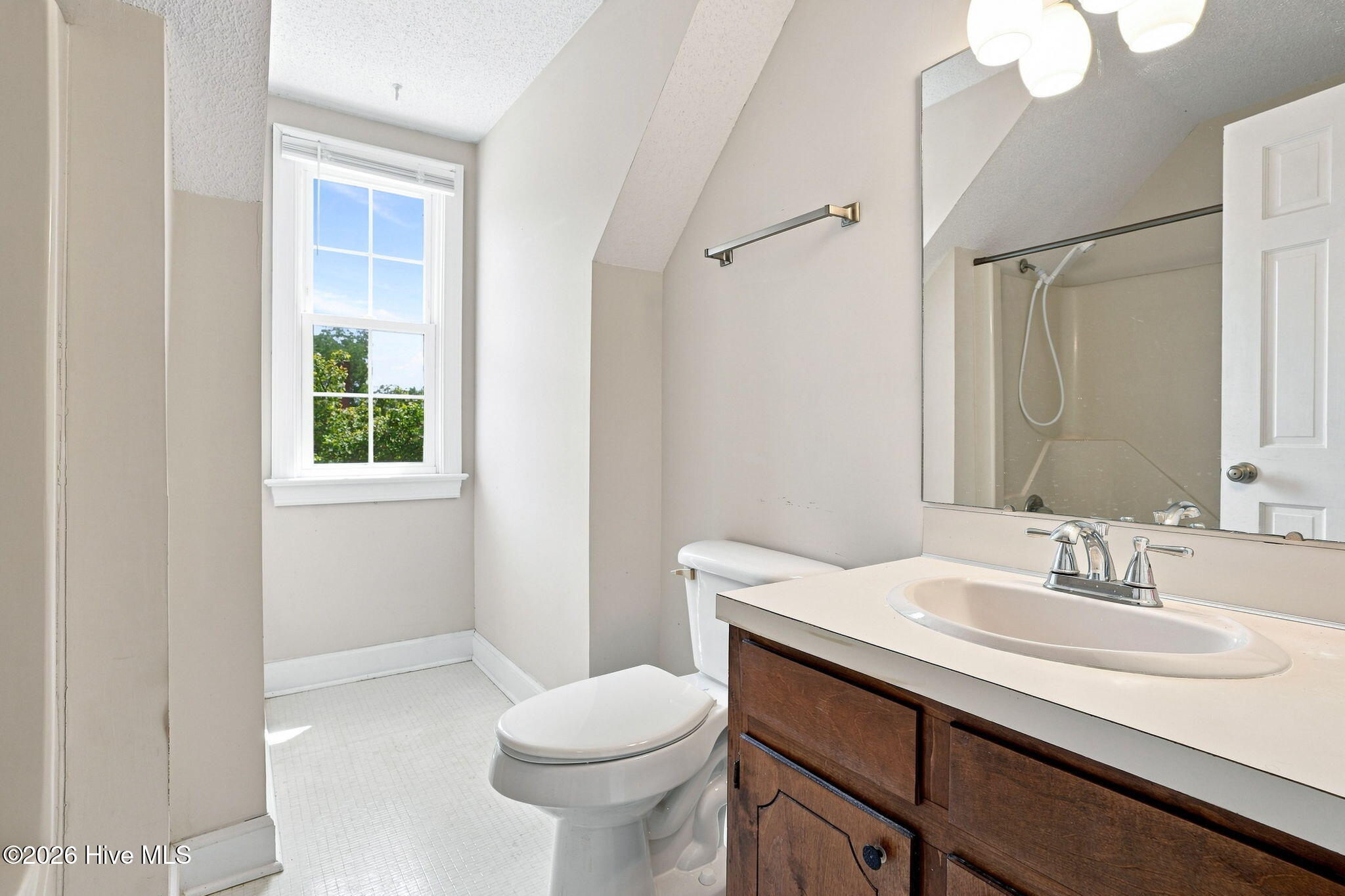 9438 Colonial Drive Property Photo 25