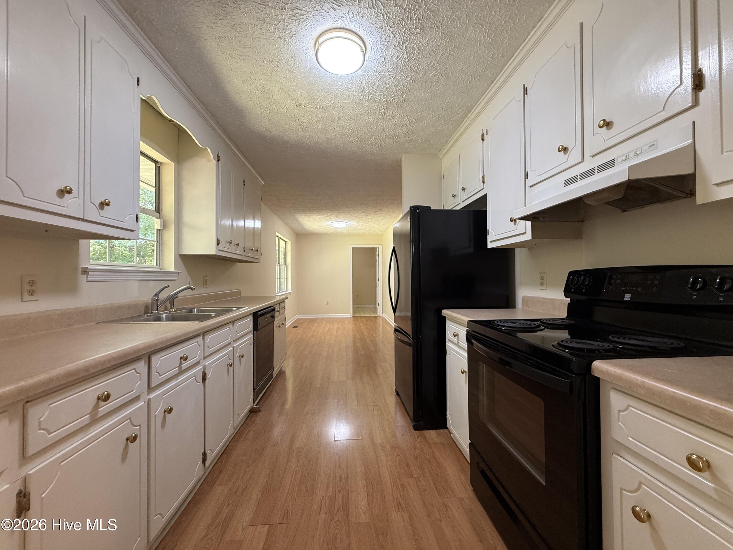 422 King Lane Property Photo 7