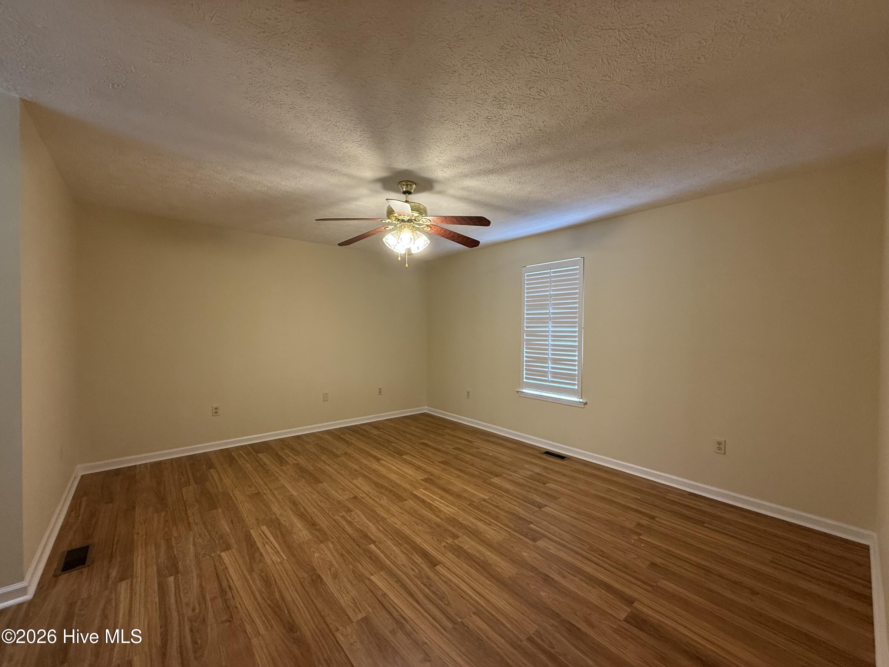 422 King Lane Property Photo 10