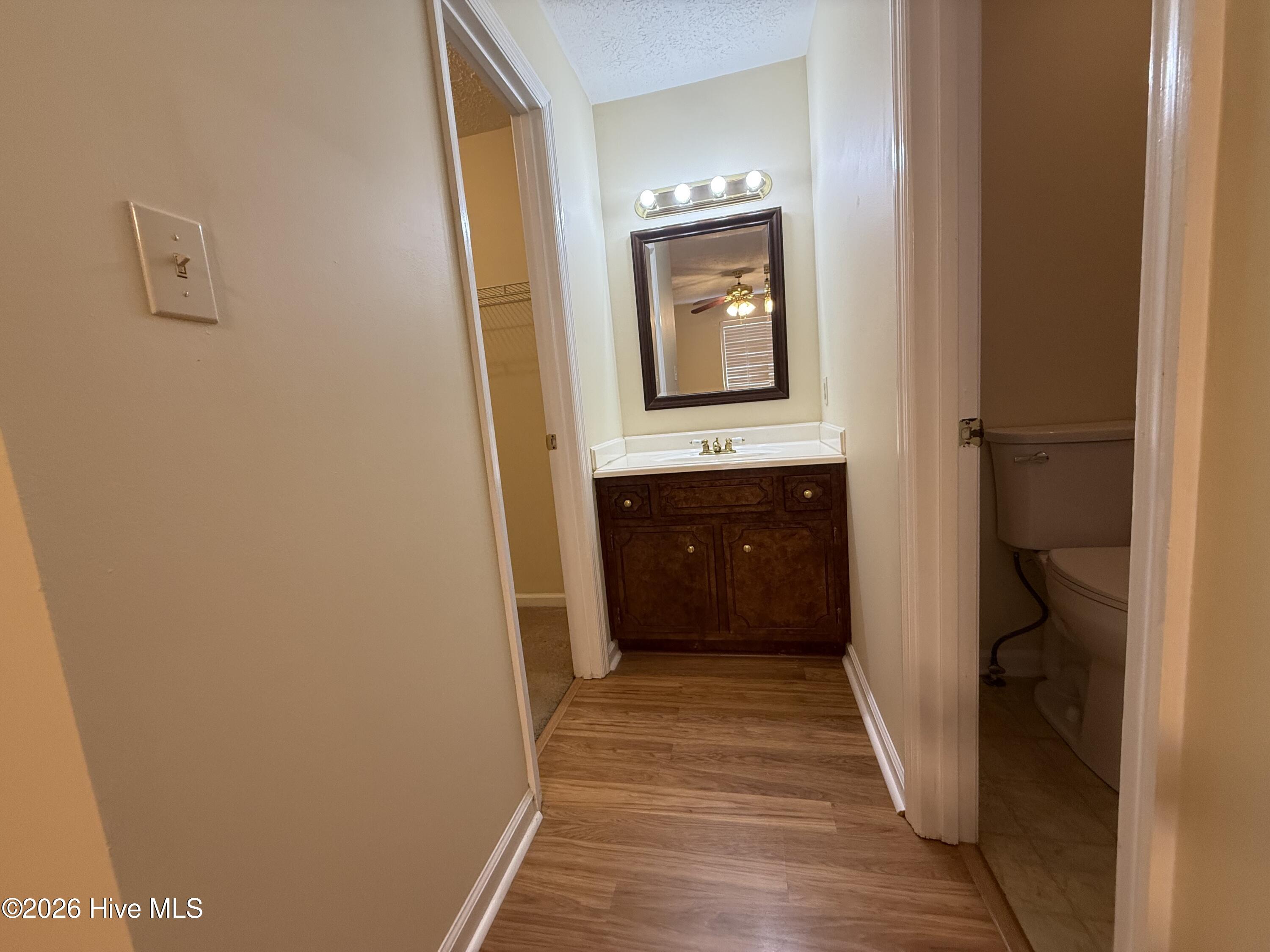 422 King Lane Property Photo 11