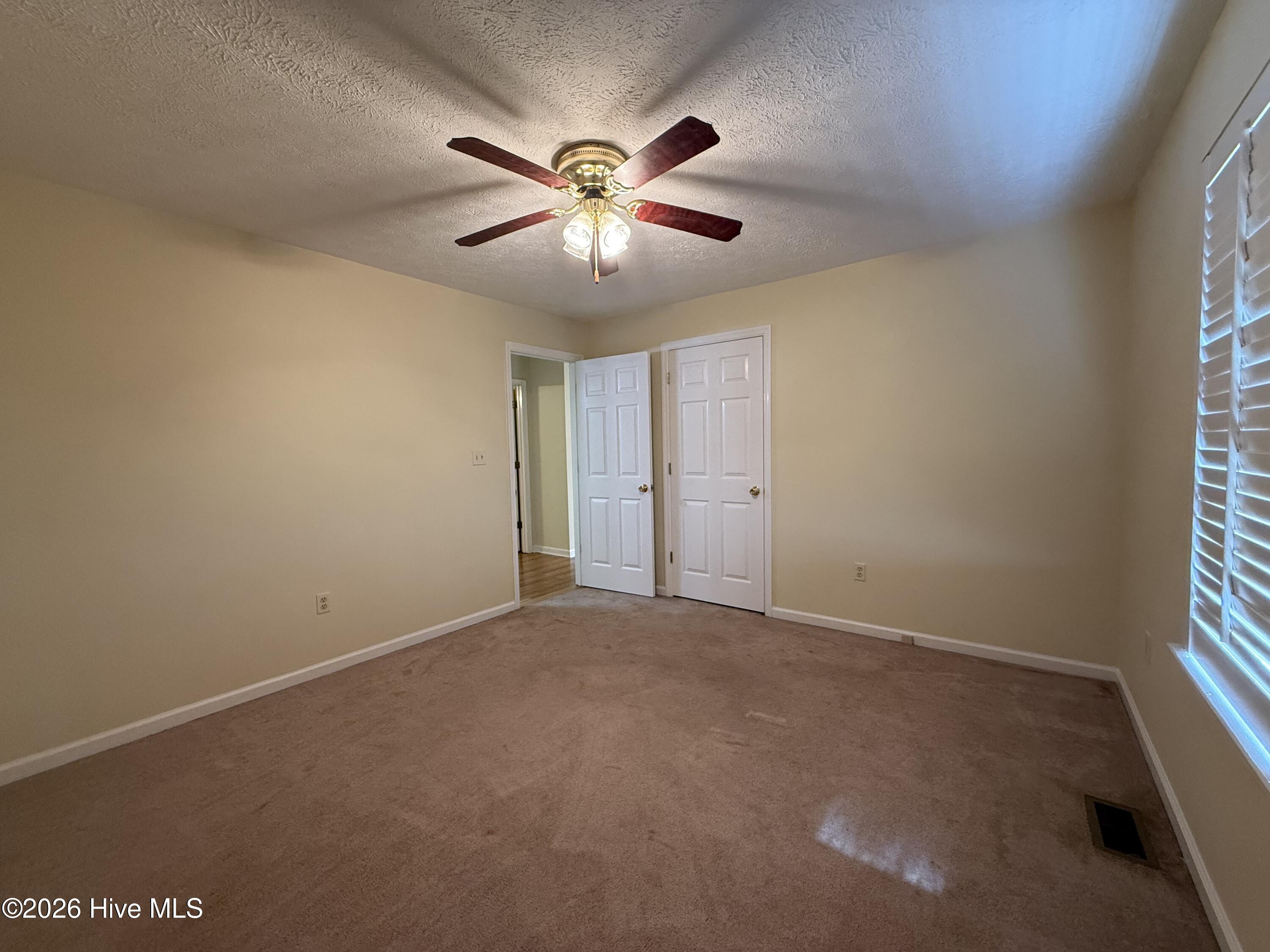 422 King Lane Property Photo 16
