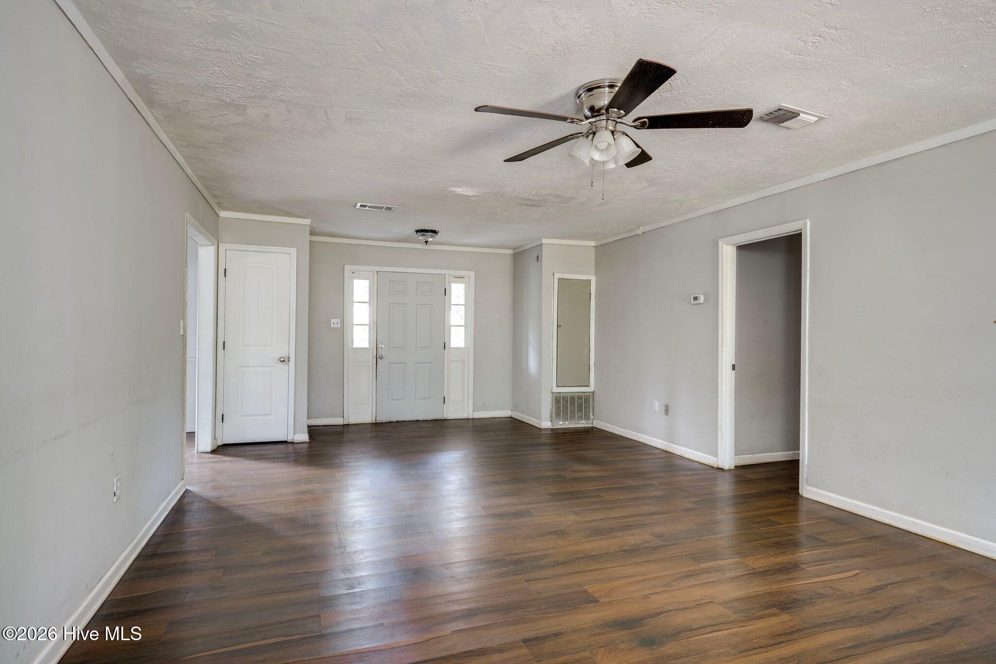 3811 Beacon Drive Property Photo 6