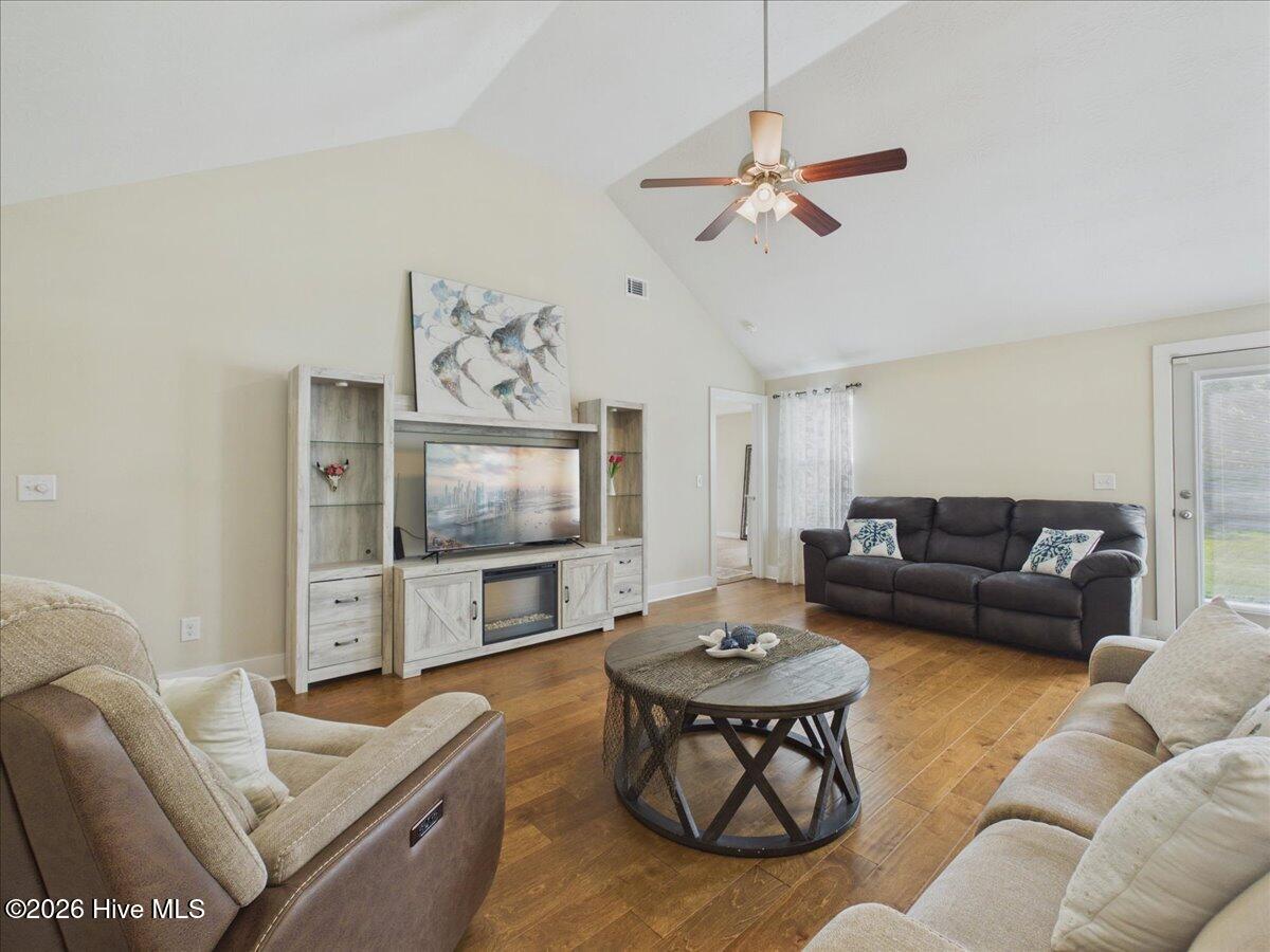 7021 Hanford Drive Property Photo 10