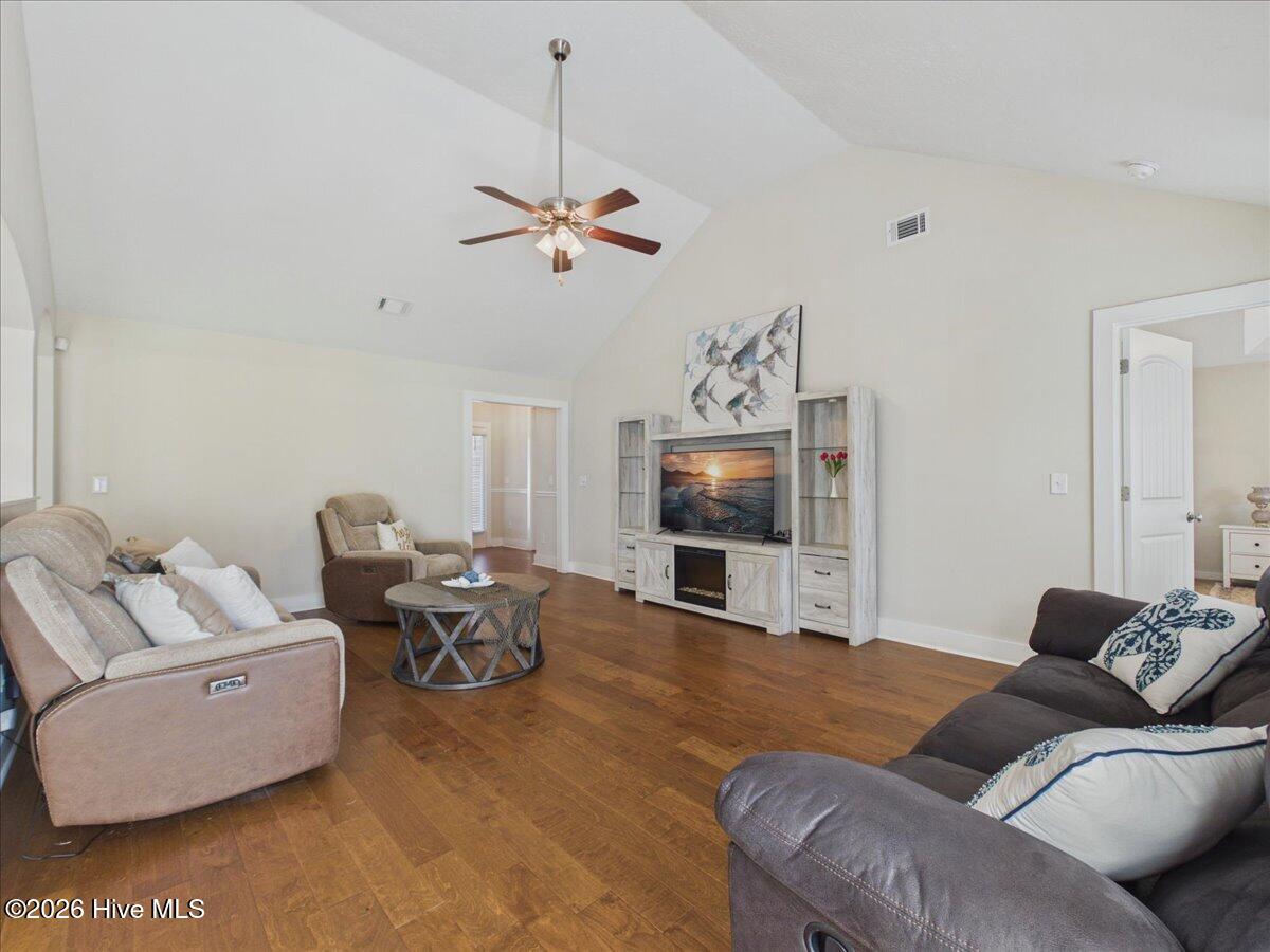 7021 Hanford Drive Property Photo 13