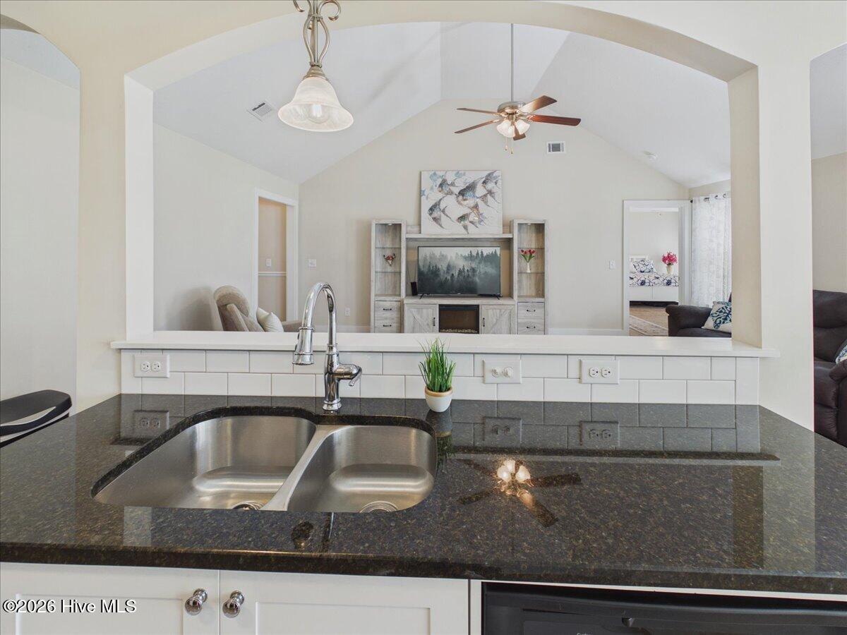 7021 Hanford Drive Property Photo 18