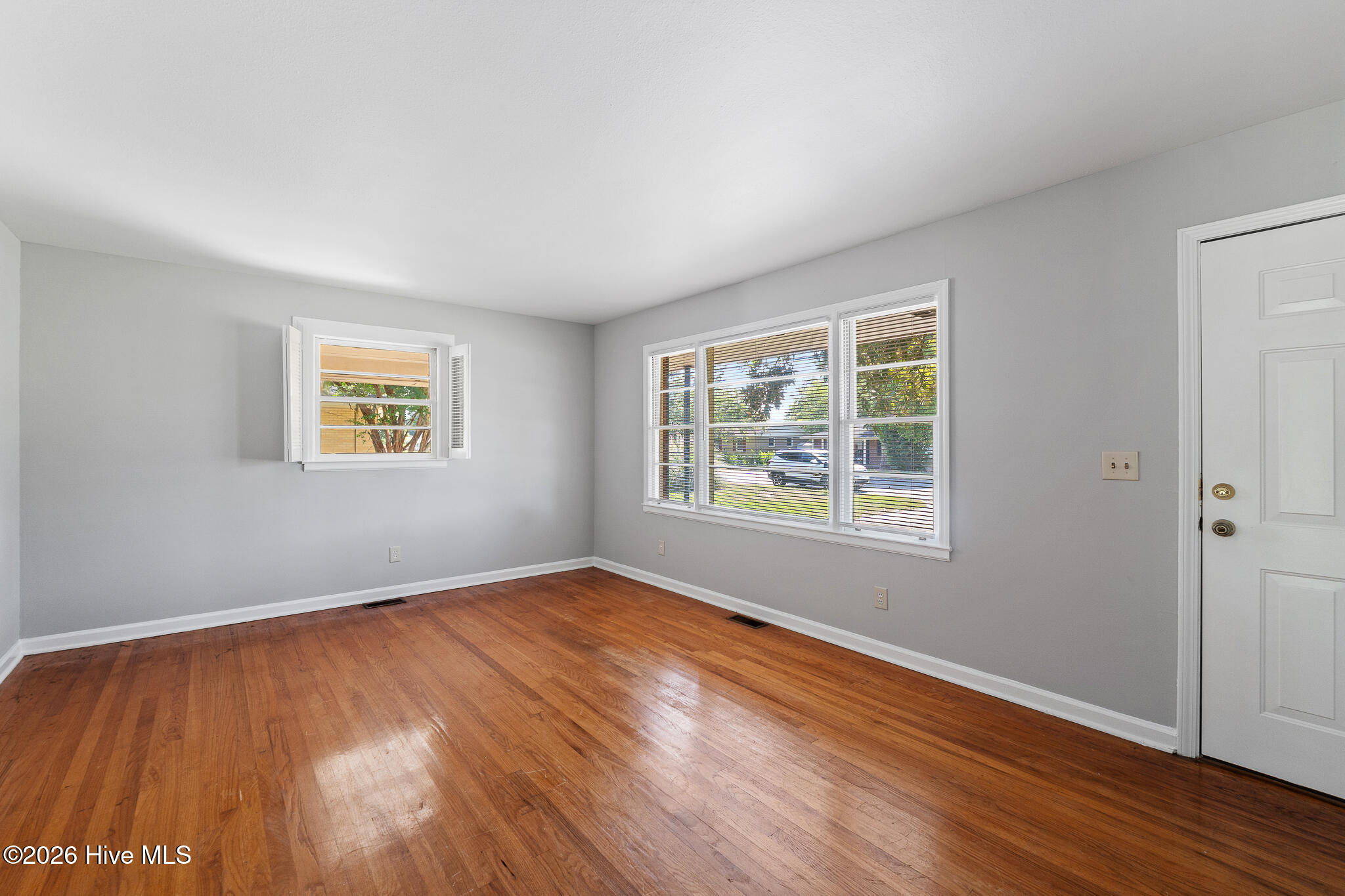 2105 Eastland Drive Property Photo 3