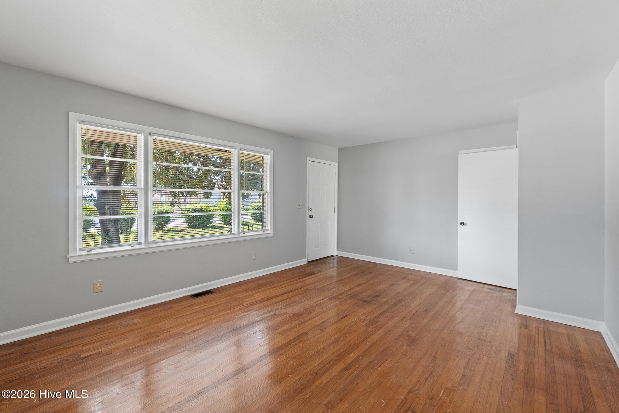 2105 Eastland Drive Property Photo 4