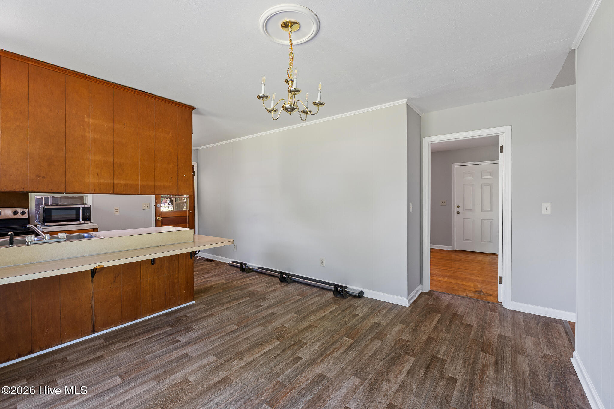 2105 Eastland Drive Property Photo 7
