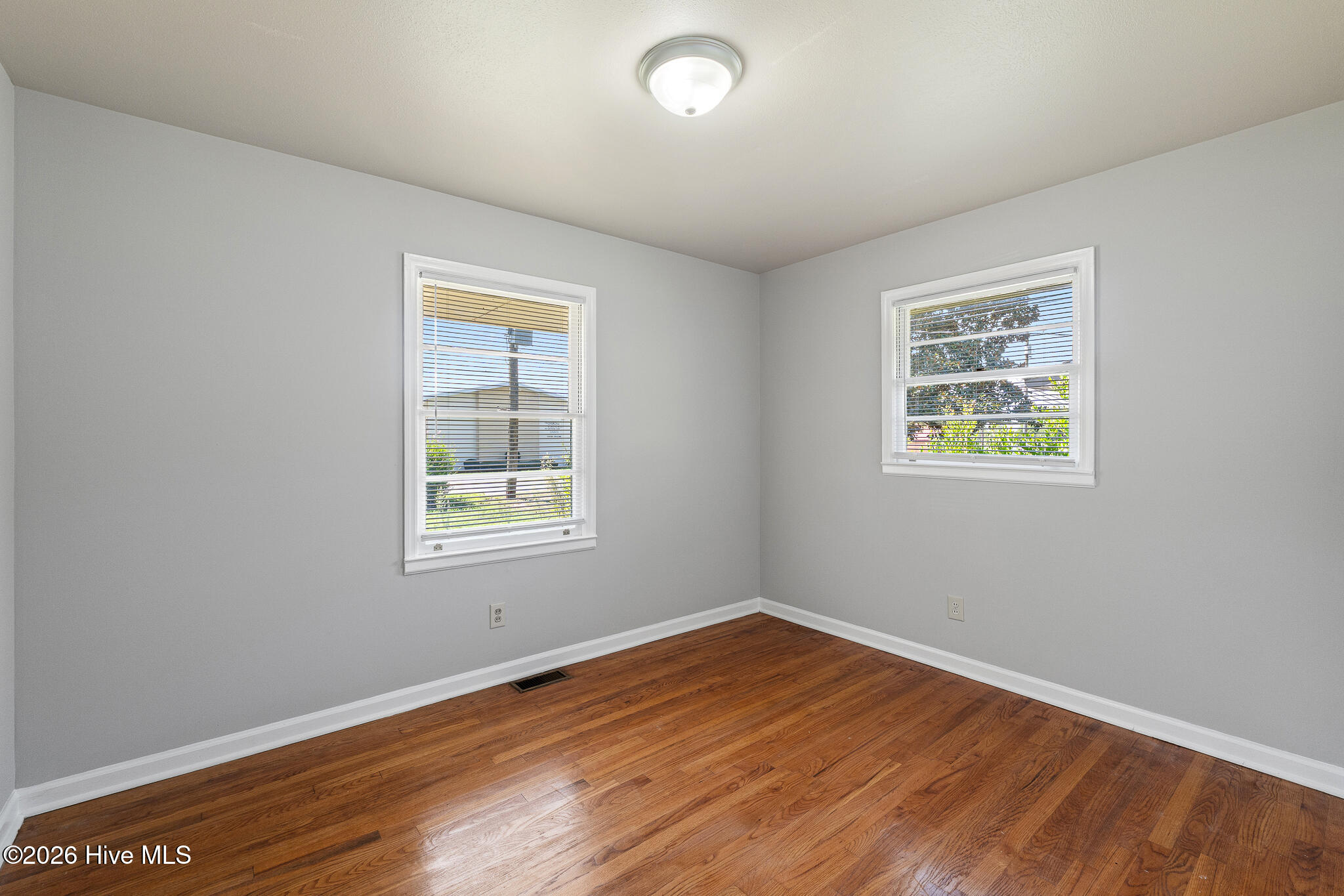 2105 Eastland Drive Property Photo 11