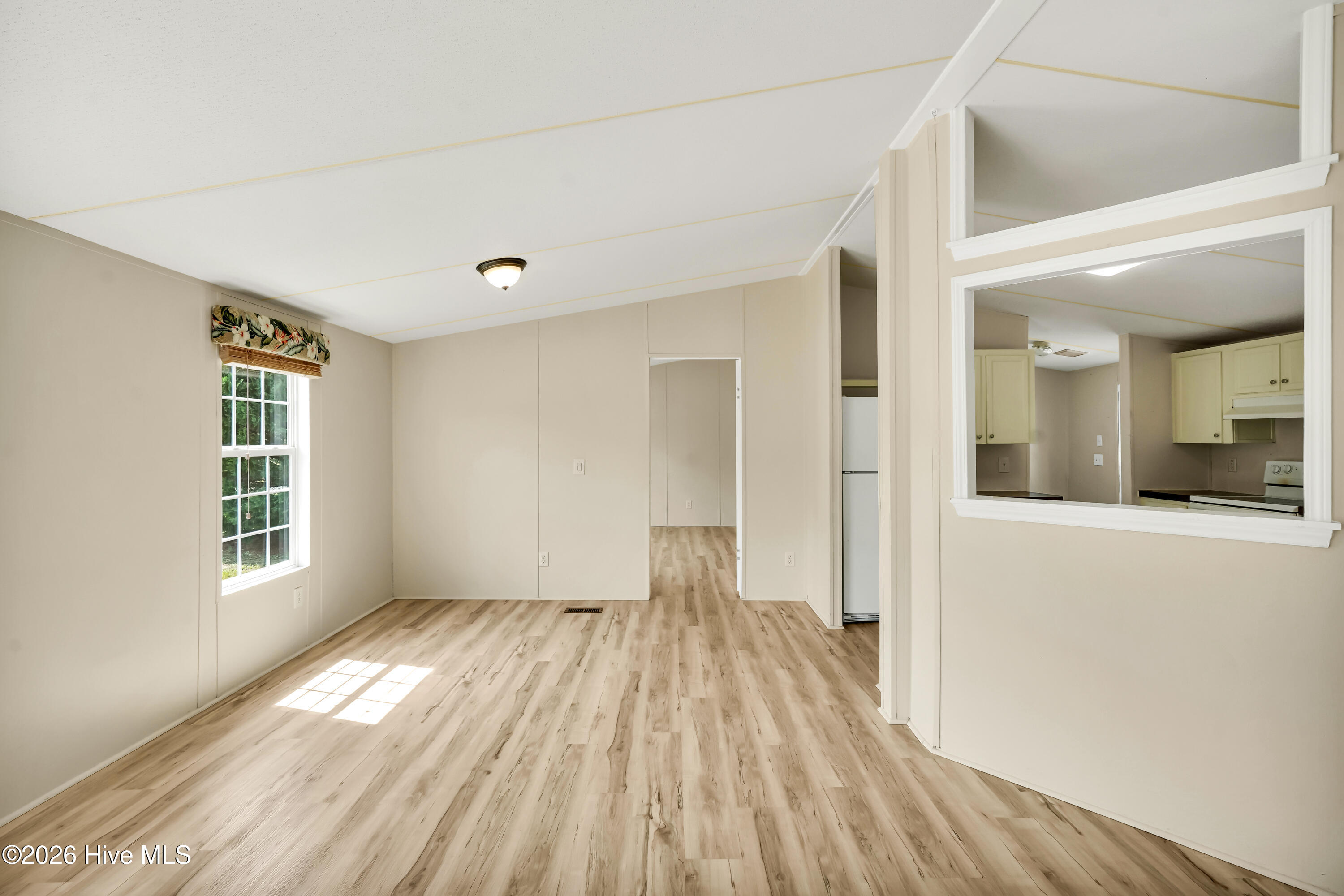525 Soundside Drive Property Photo 5