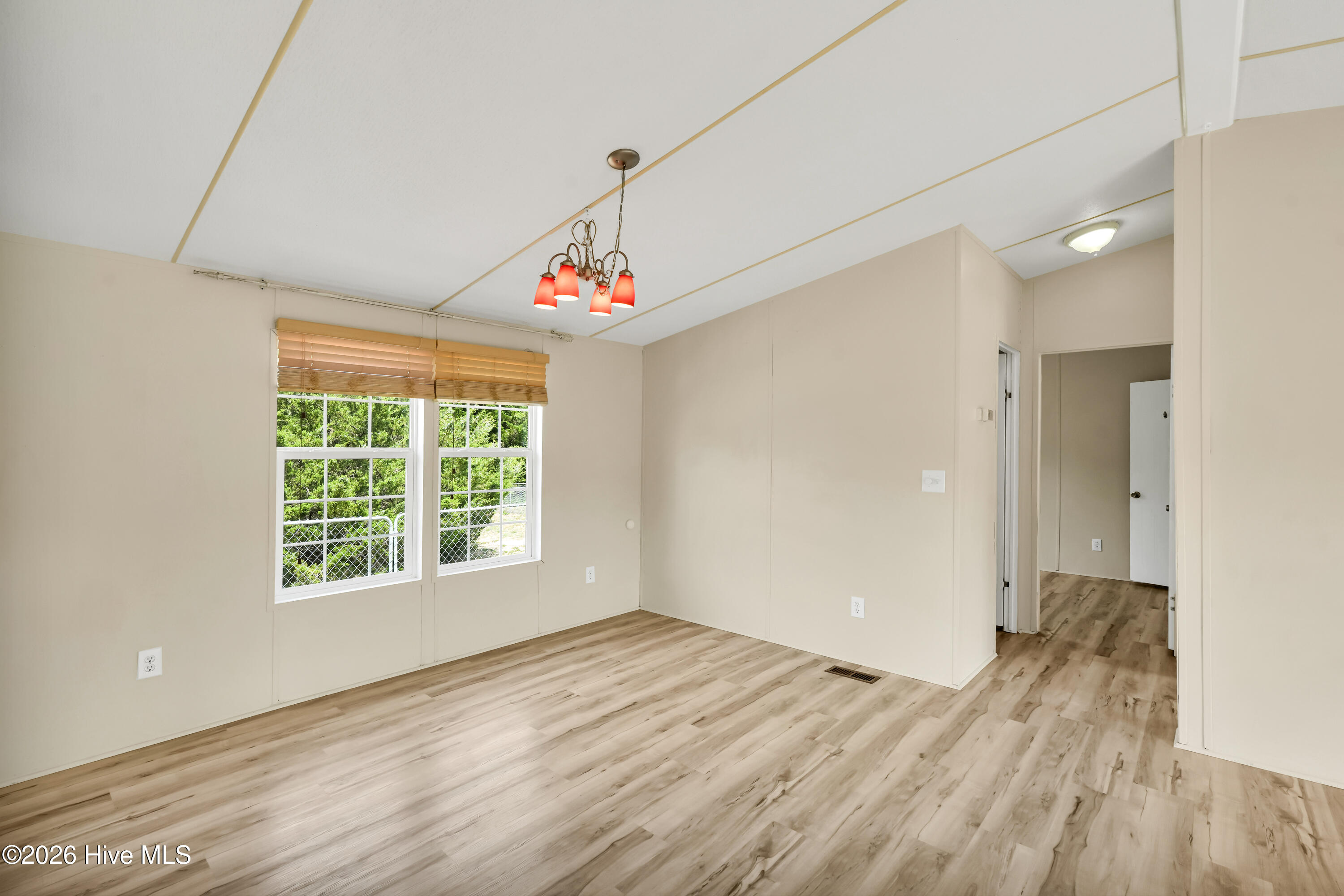 525 Soundside Drive Property Photo 8