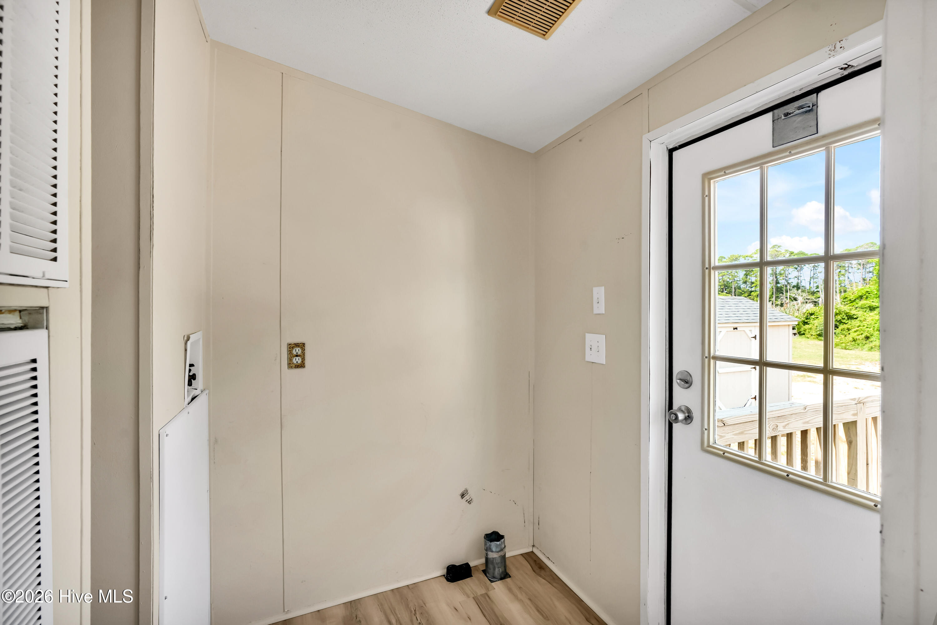 525 Soundside Drive Property Photo 14