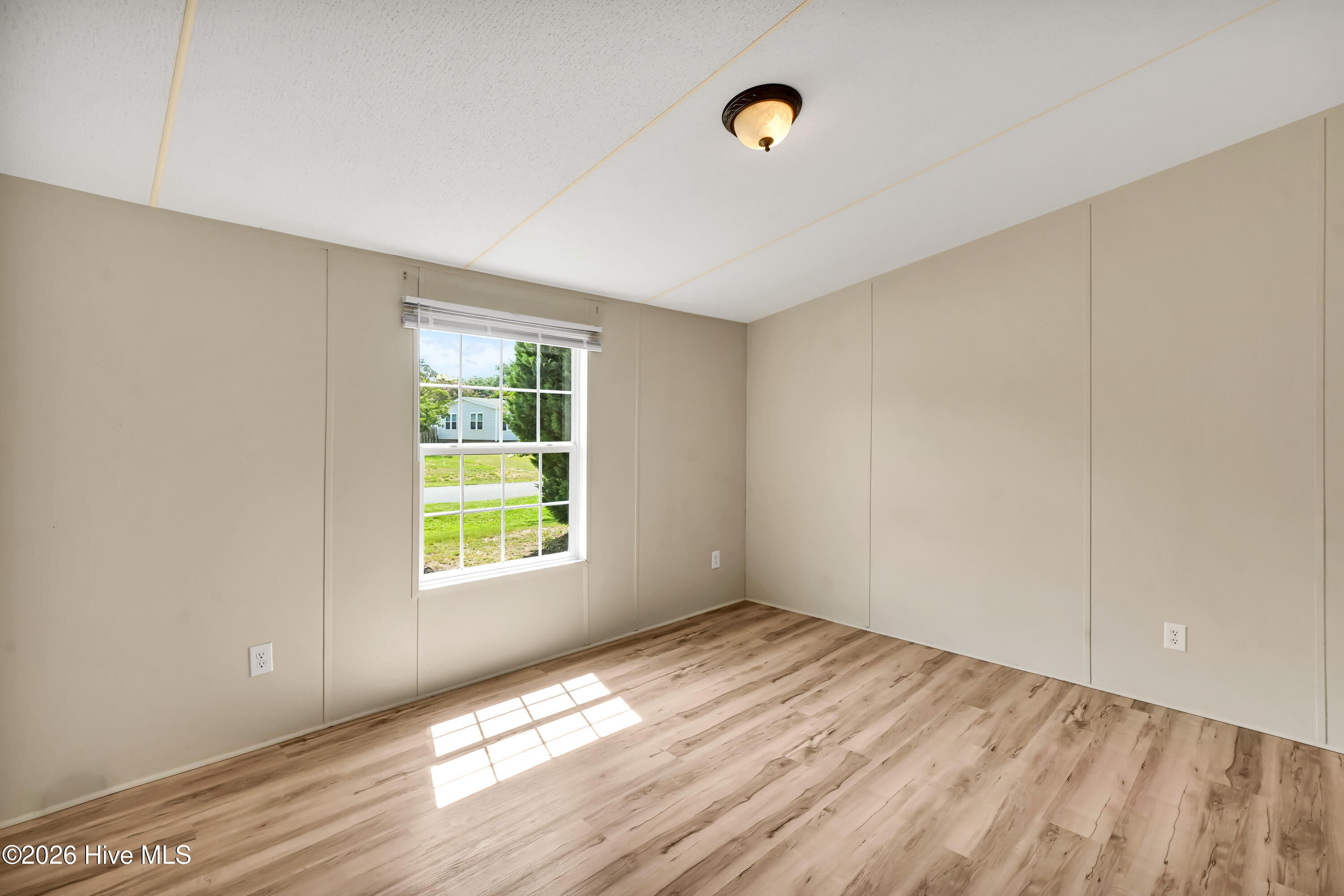 525 Soundside Drive Property Photo 16