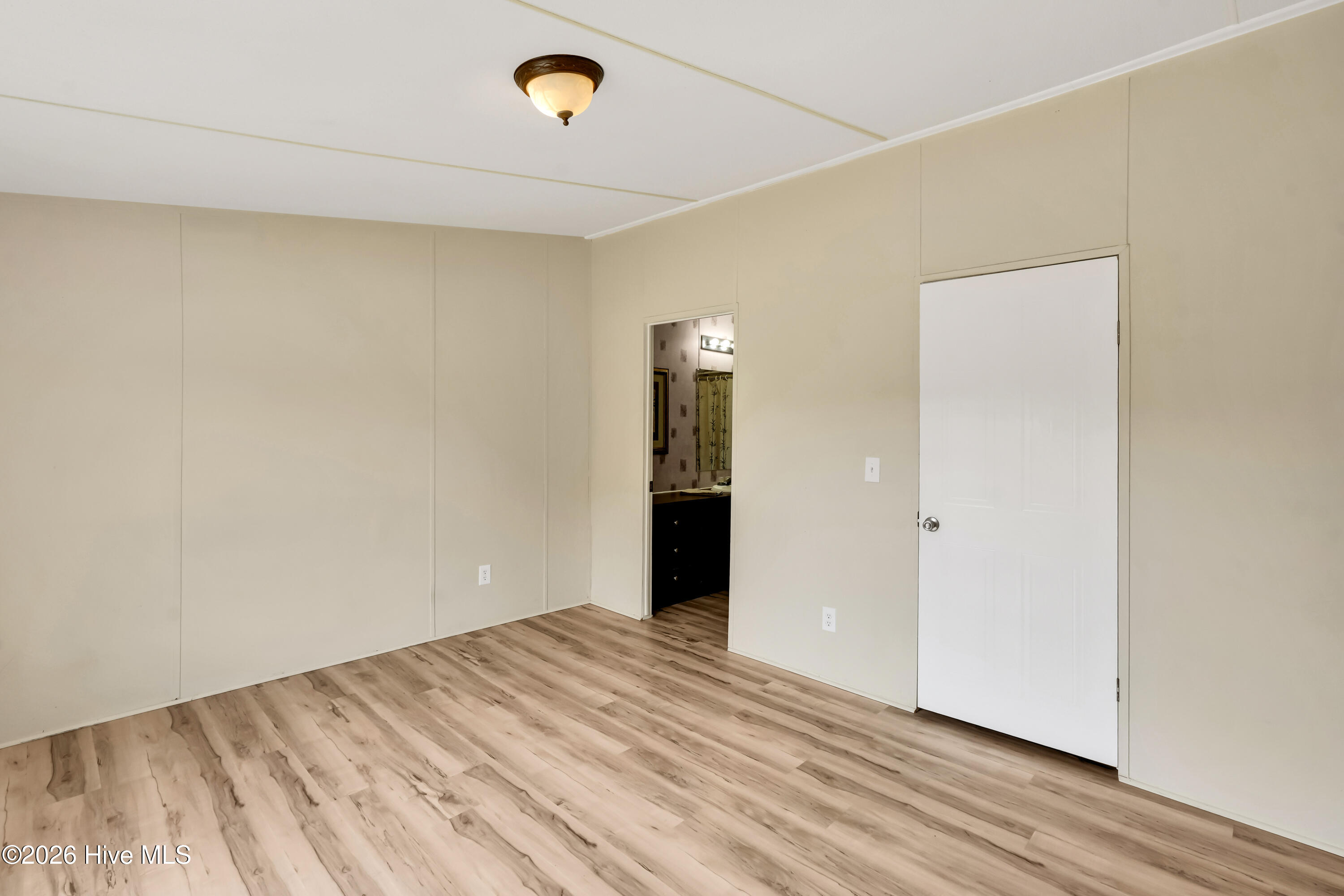 525 Soundside Drive Property Photo 17