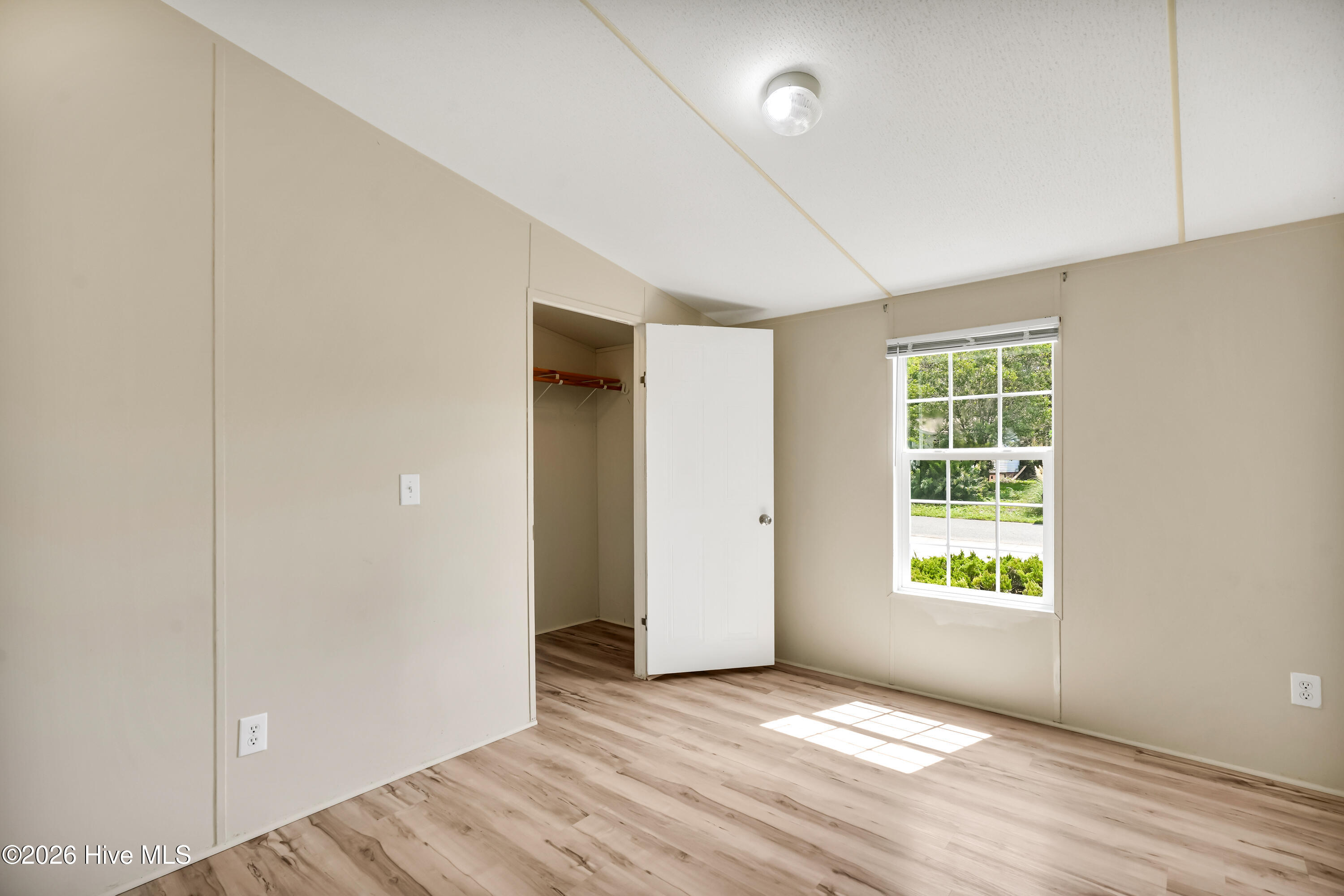 525 Soundside Drive Property Photo 22
