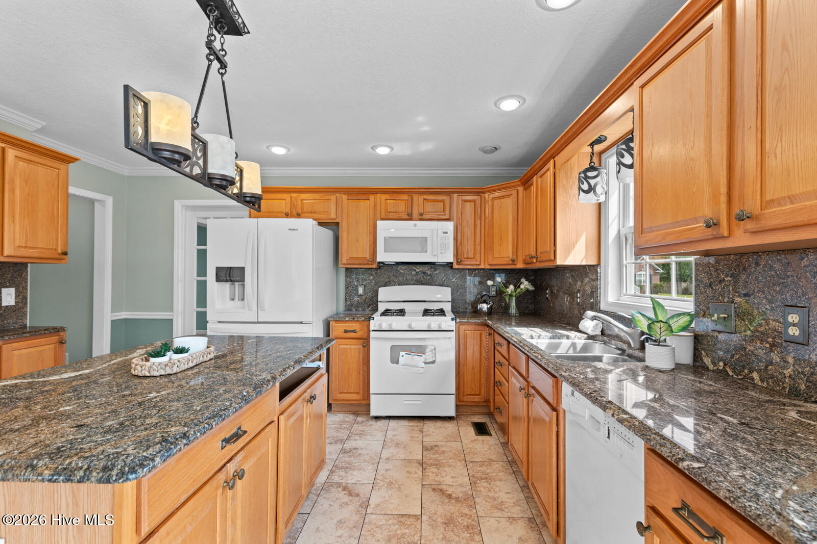 101 New Castle Drive Property Photo 8