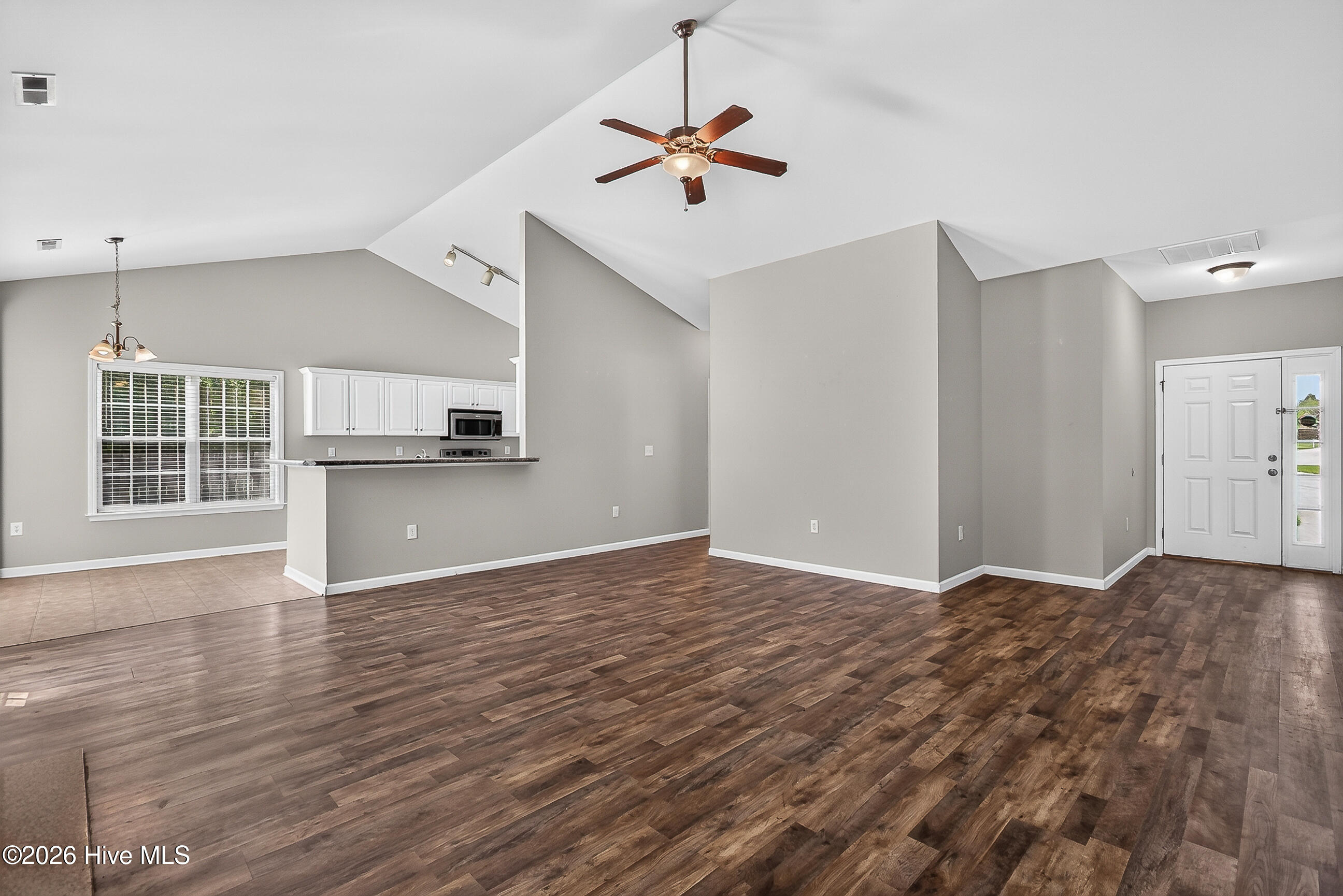 145 Spring Leaf Lane Property Photo 10
