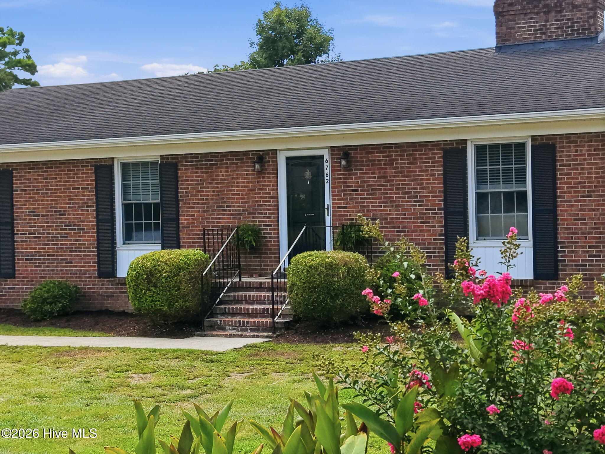6762 River Road Property Photo 7