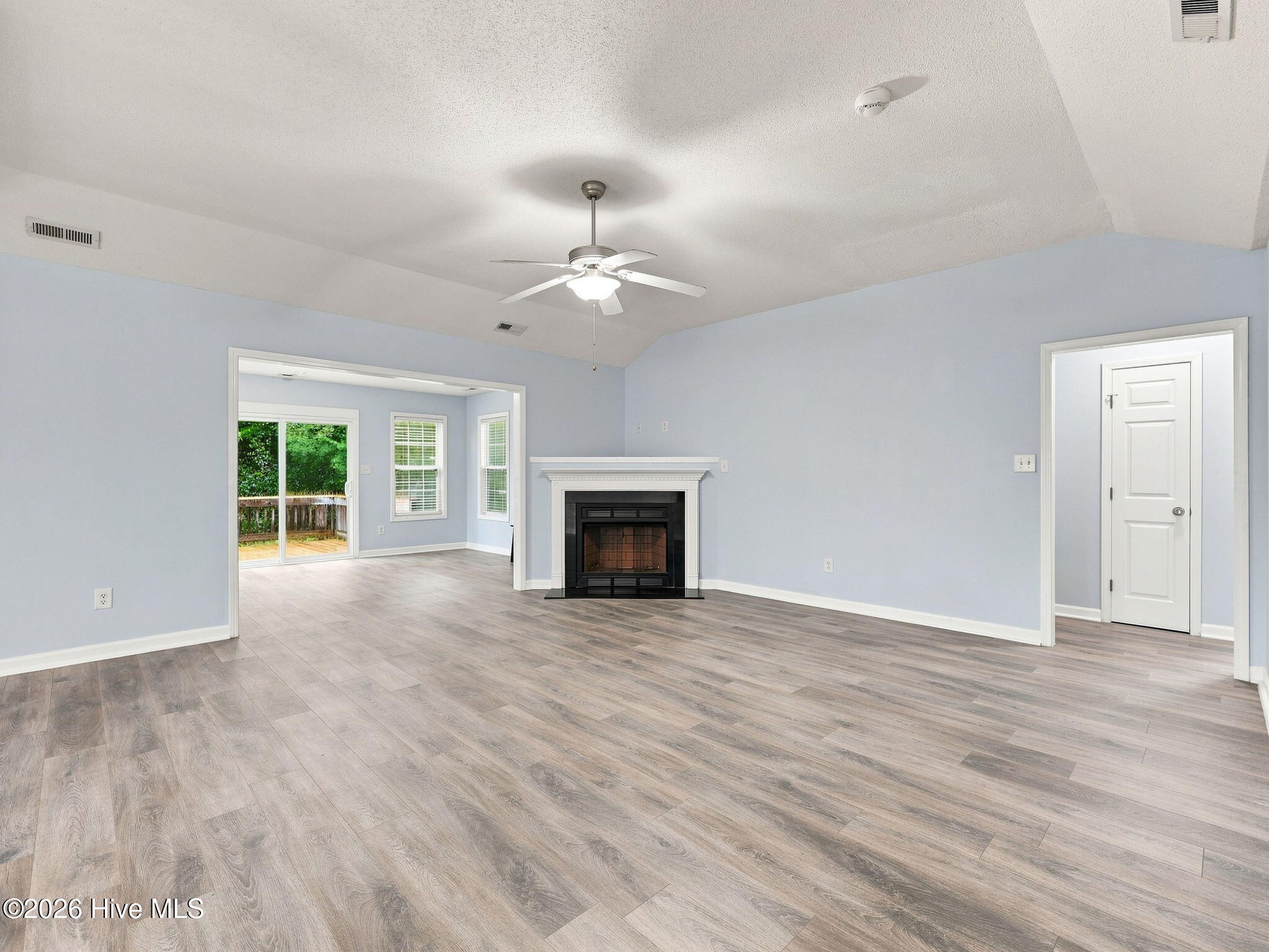 125 Whiteleaf Drive Property Photo 6