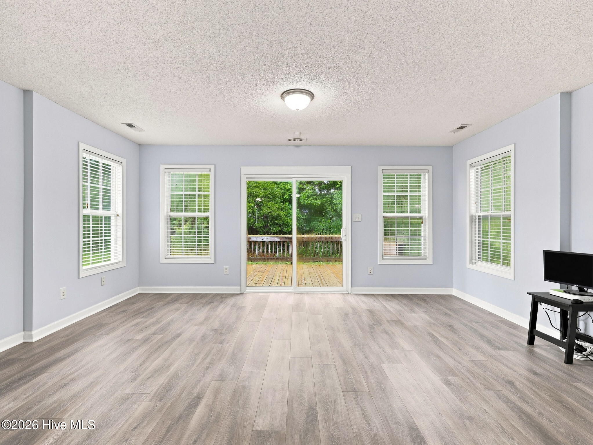 125 Whiteleaf Drive Property Photo 8