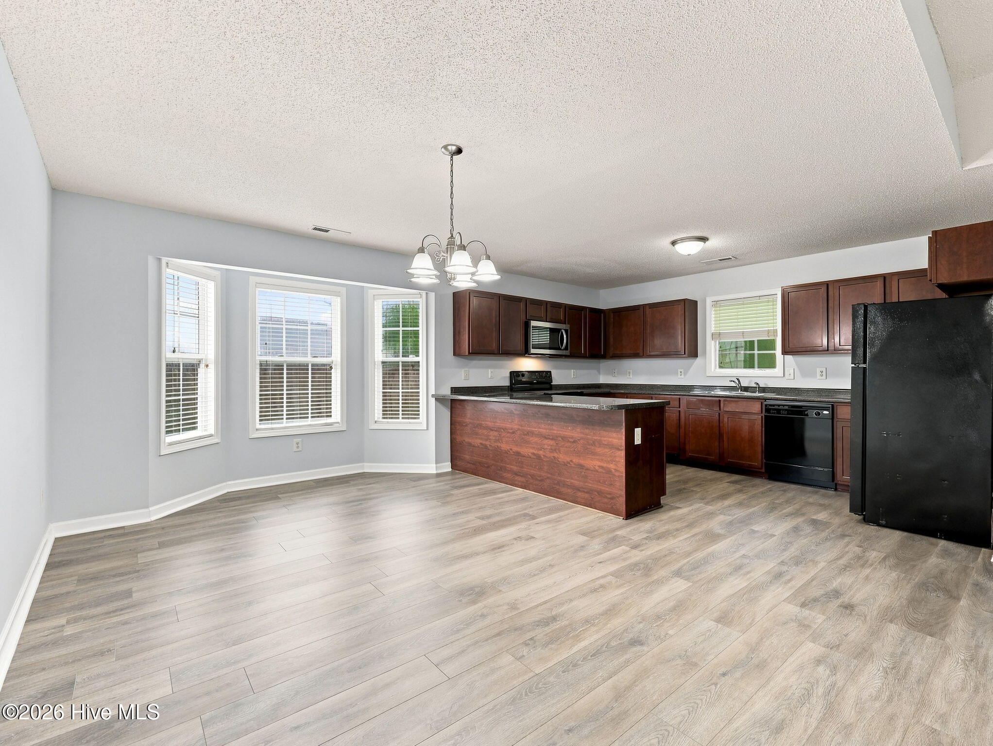 125 Whiteleaf Drive Property Photo 11