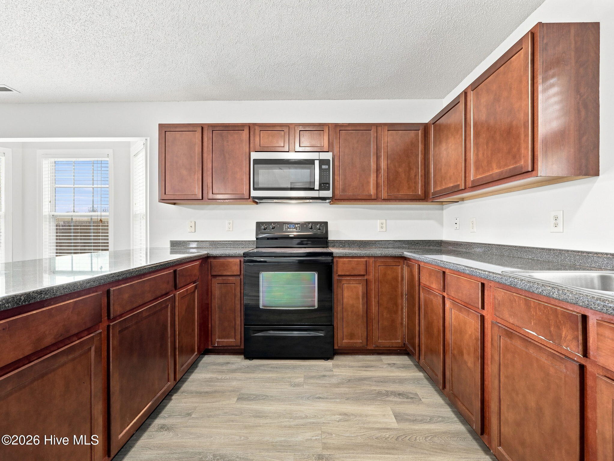 125 Whiteleaf Drive Property Photo 12