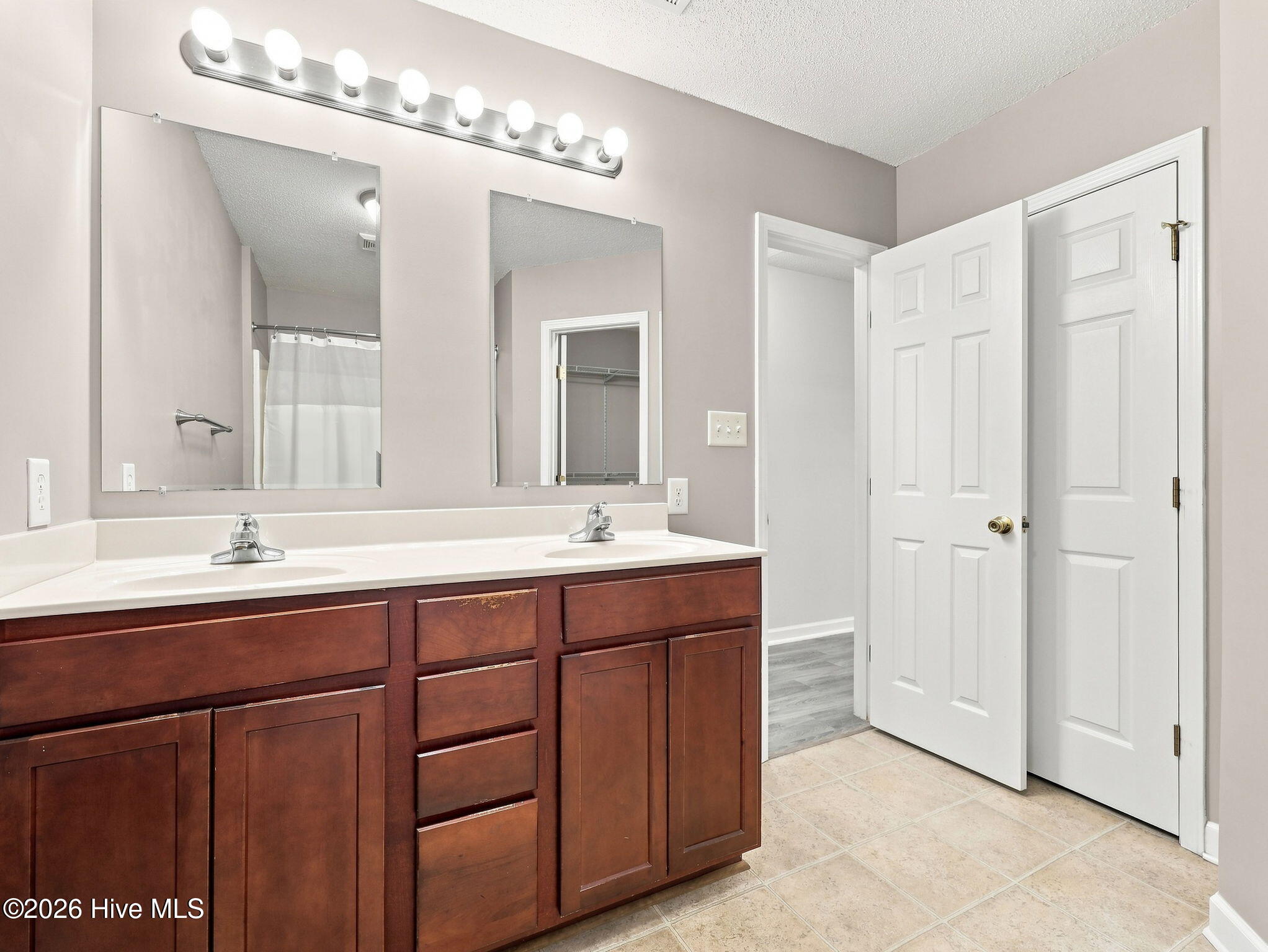 125 Whiteleaf Drive Property Photo 20