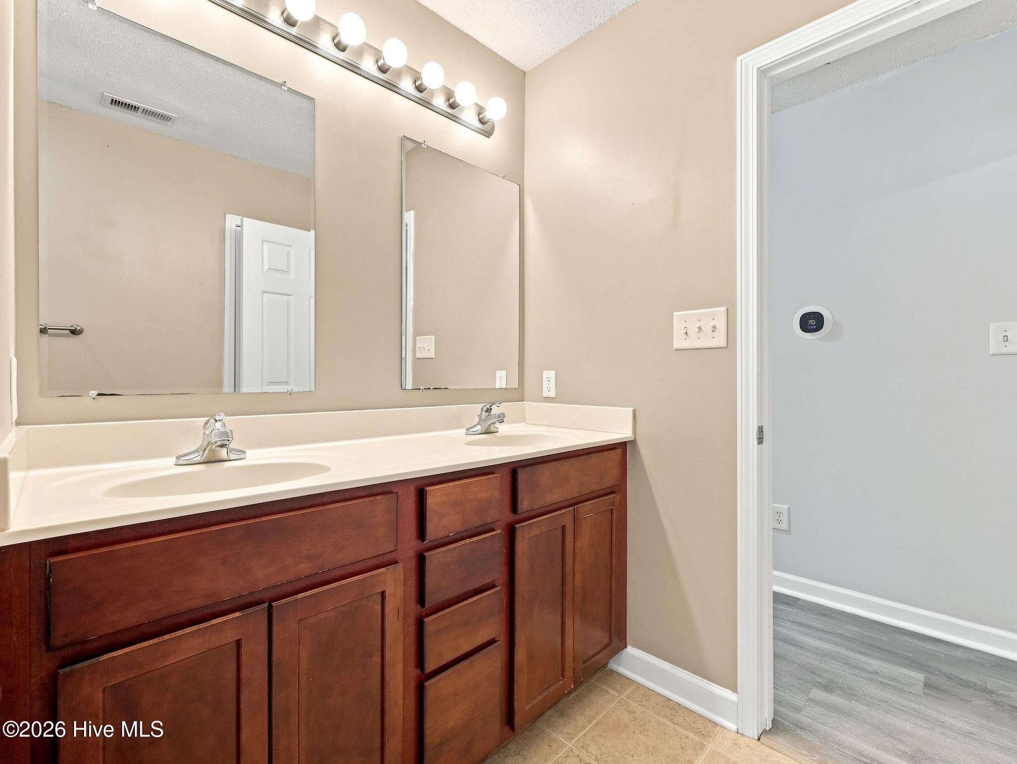 125 Whiteleaf Drive Property Photo 27