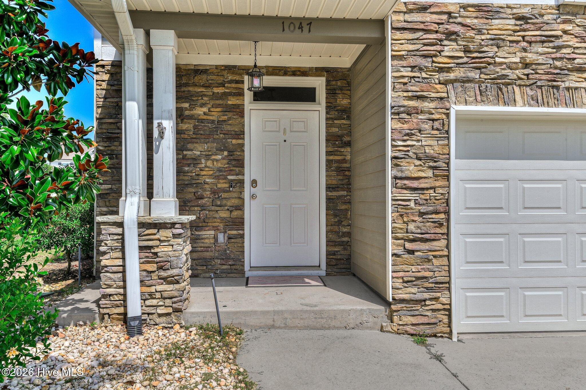 1047 Glenhaven Drive Property Photo 4