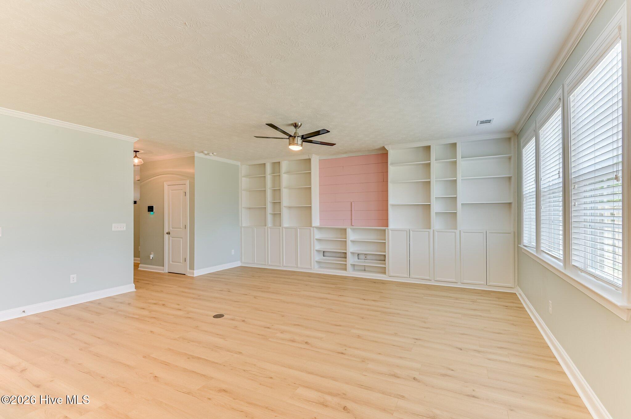 1047 Glenhaven Drive Property Photo 9