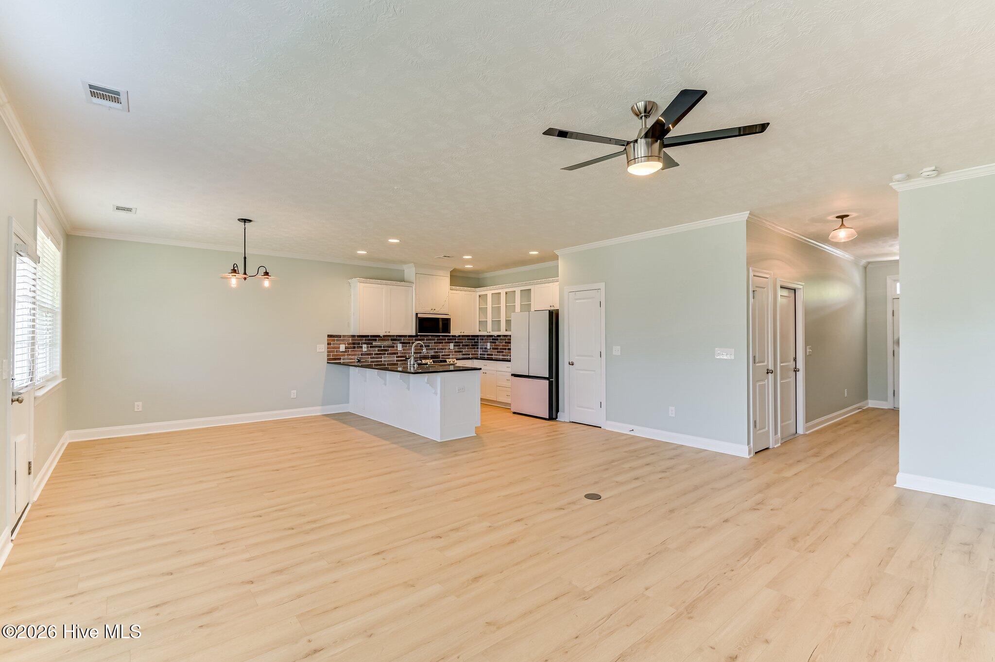 1047 Glenhaven Drive Property Photo 10