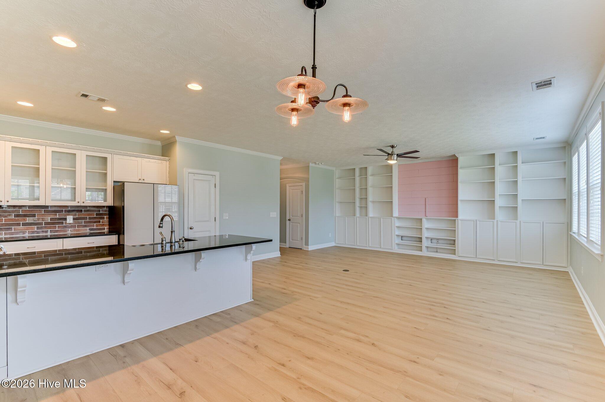 1047 Glenhaven Drive Property Photo 12