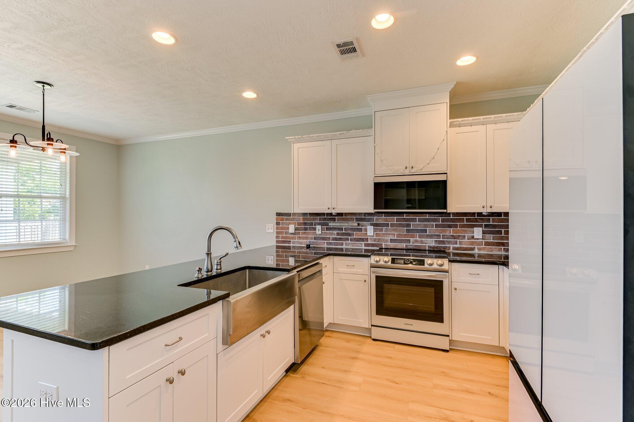 1047 Glenhaven Drive Property Photo 16