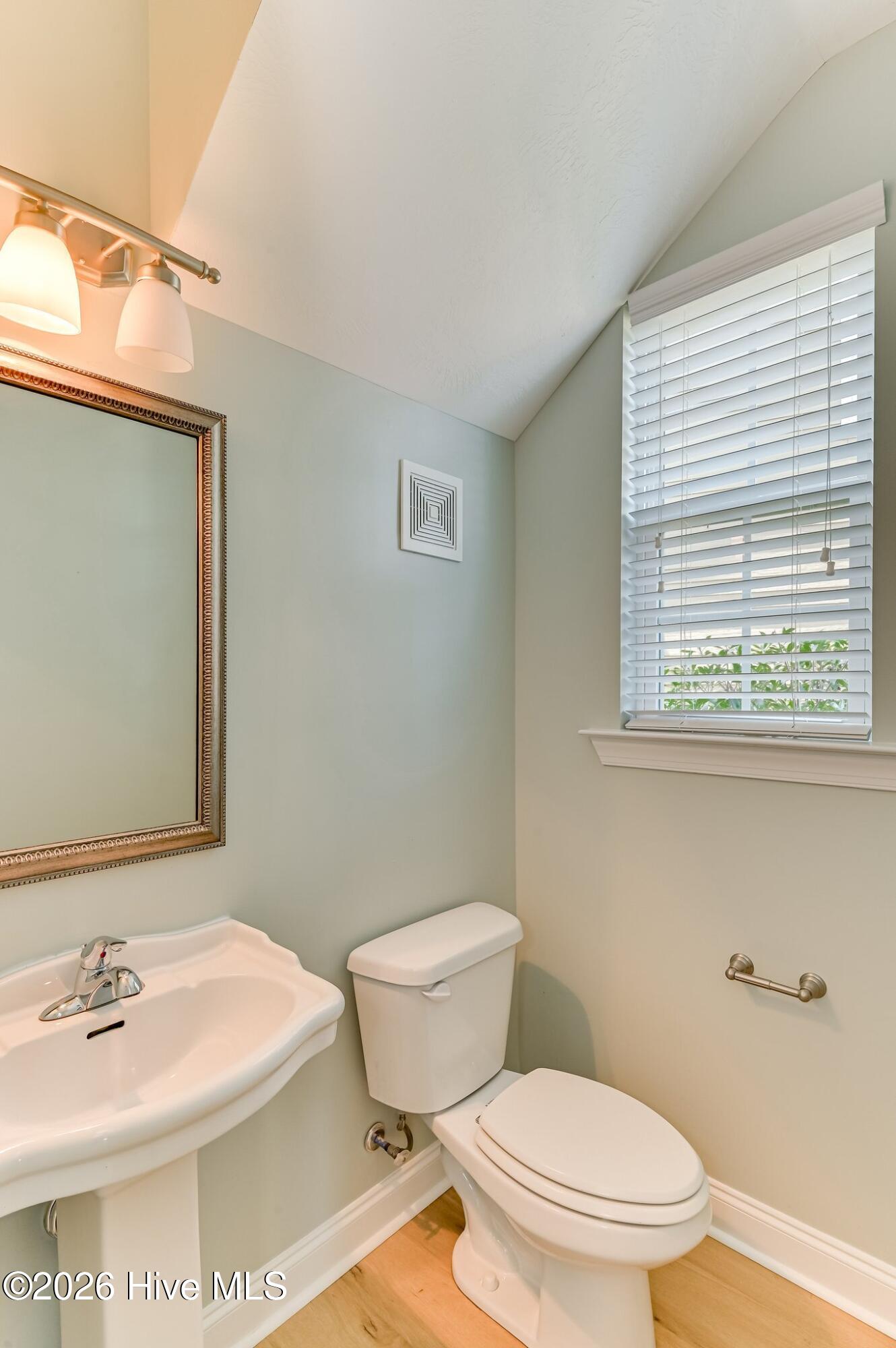 1047 Glenhaven Drive Property Photo 18