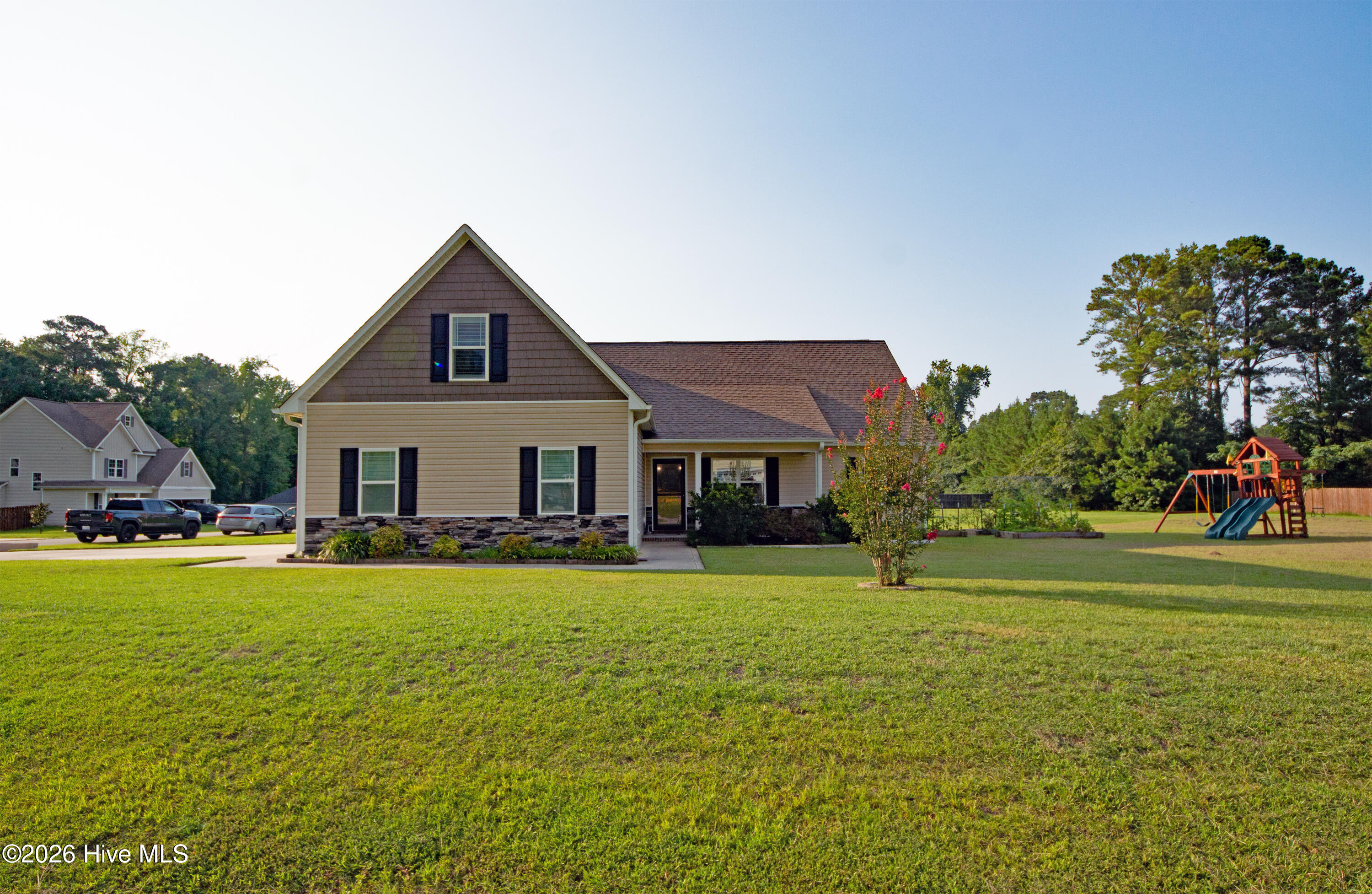 200 Gillcrest Court Property Photo 1