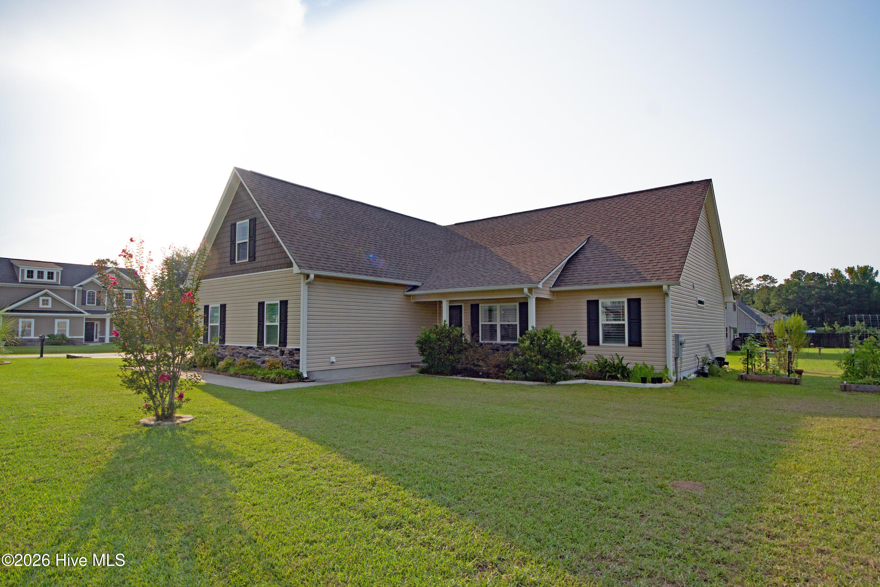 200 Gillcrest Court Property Photo 3