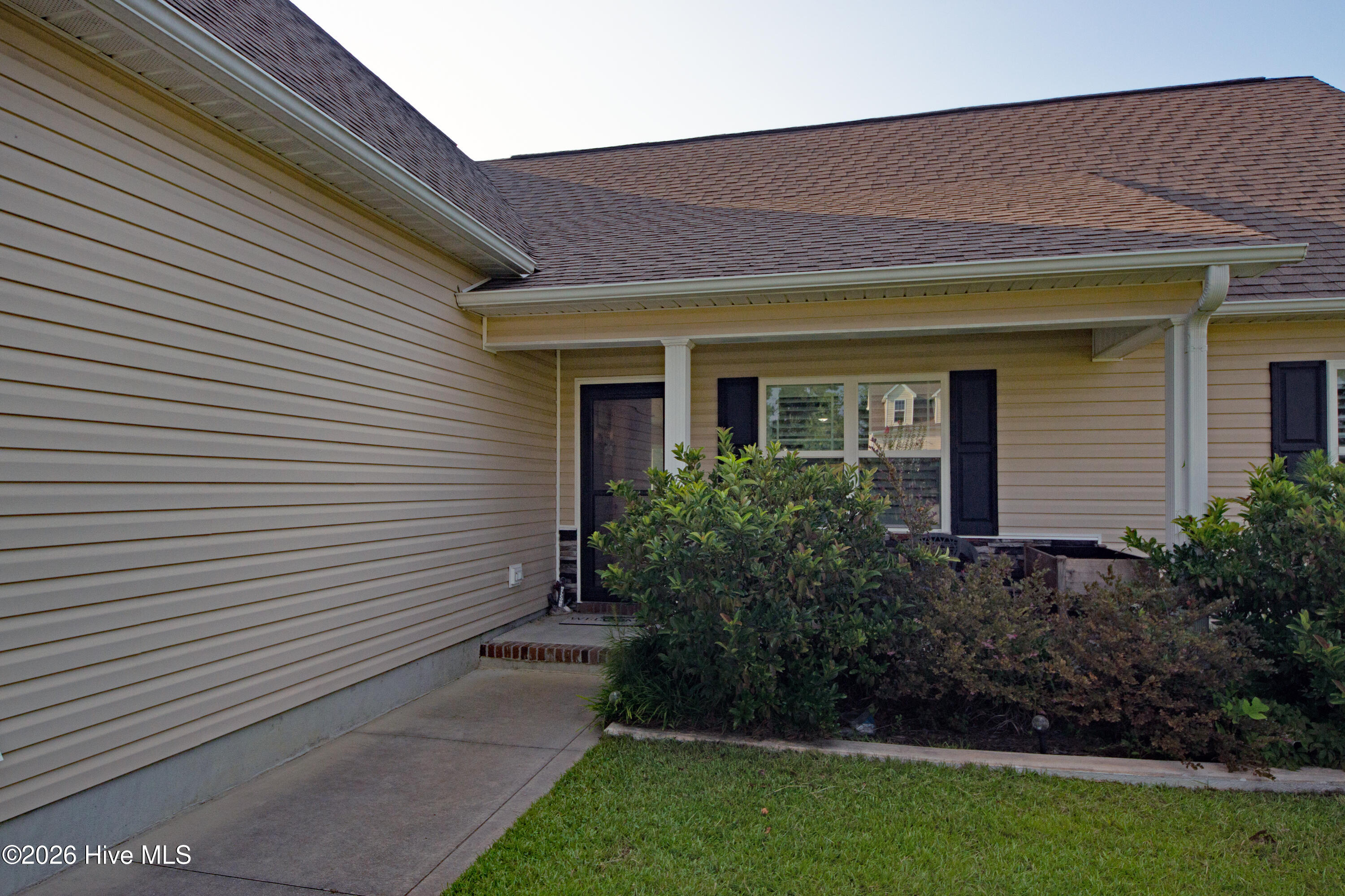 200 Gillcrest Court Property Photo 5