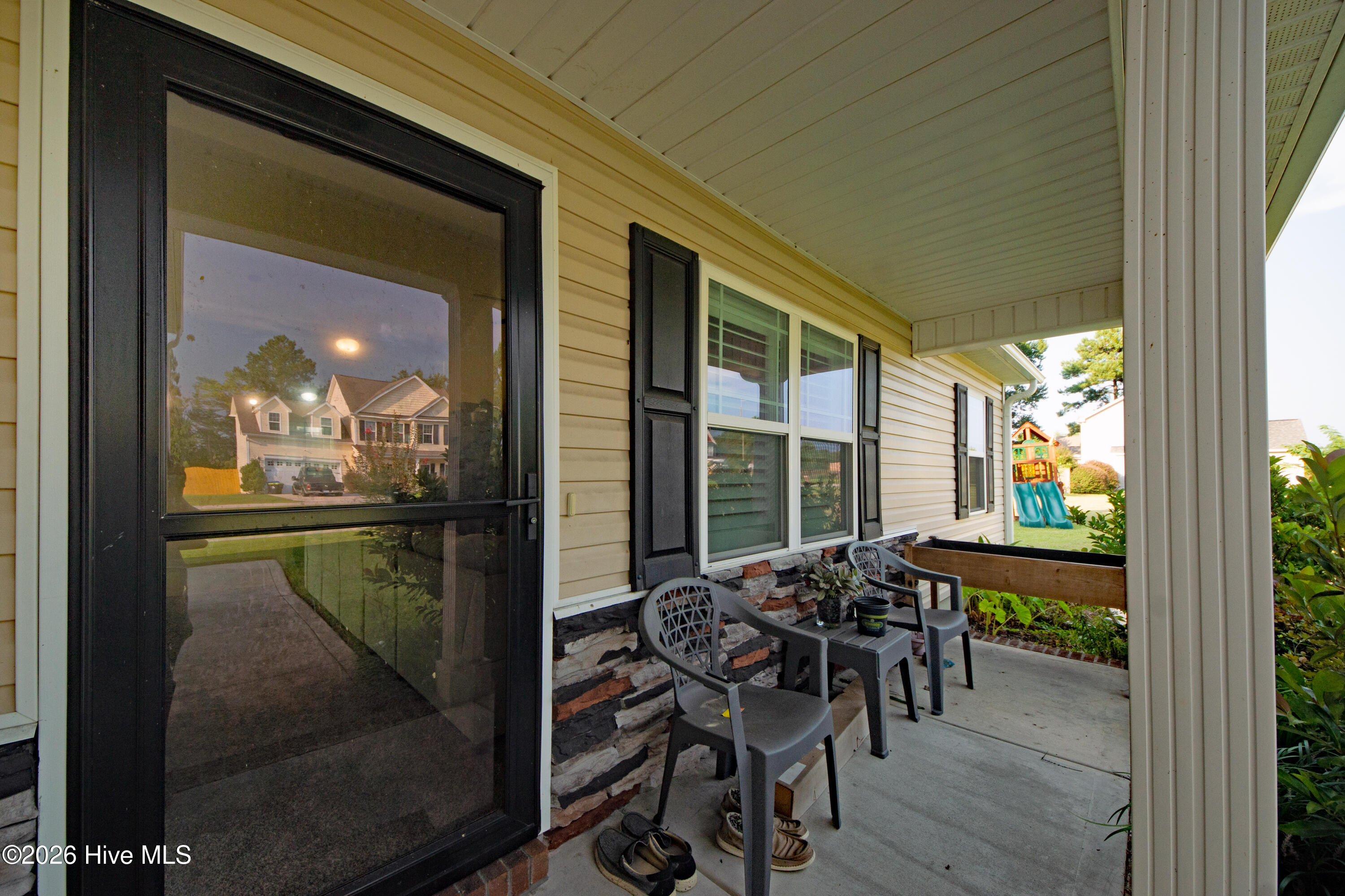 200 Gillcrest Court Property Photo 6