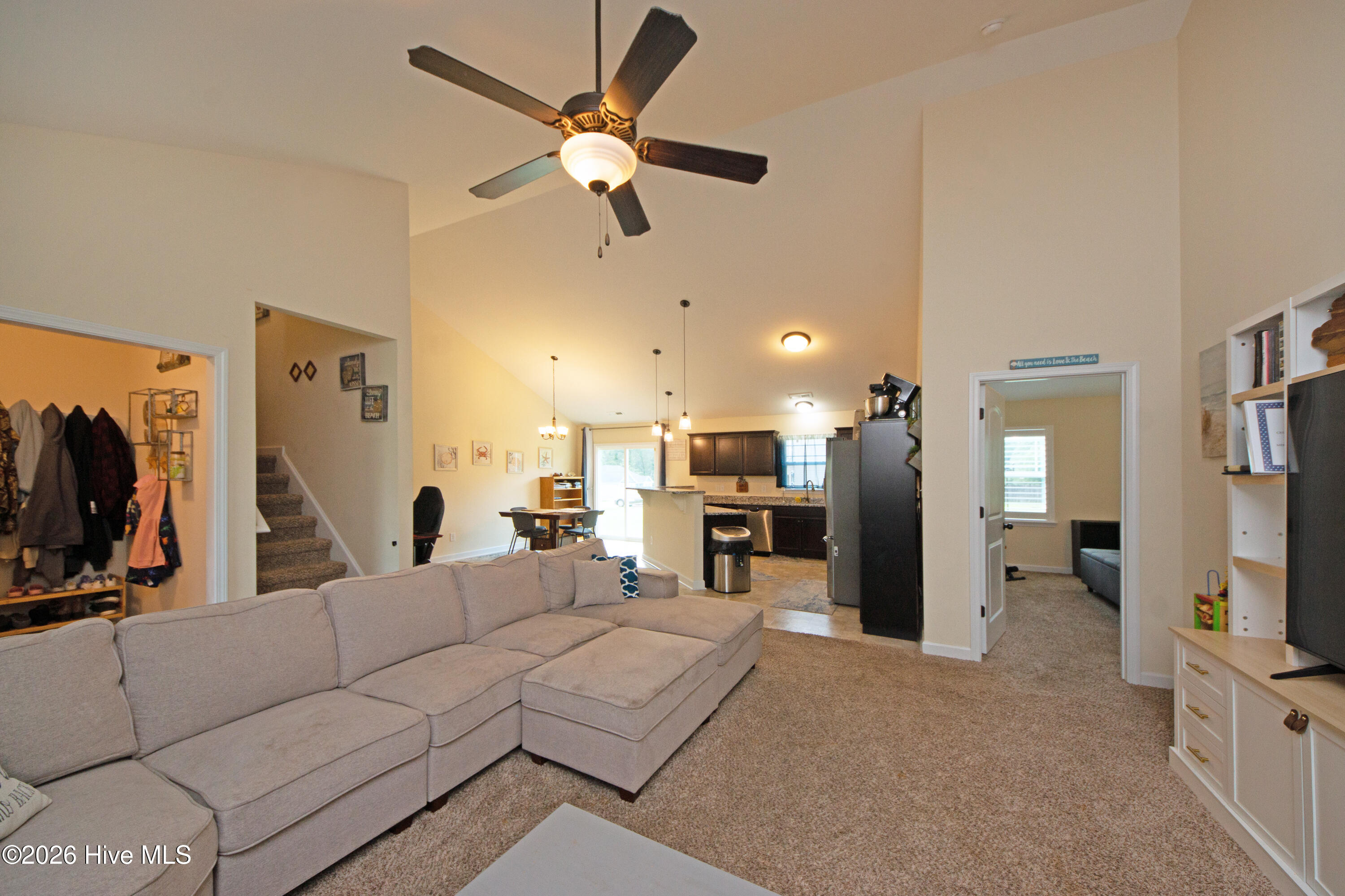 200 Gillcrest Court Property Photo 9