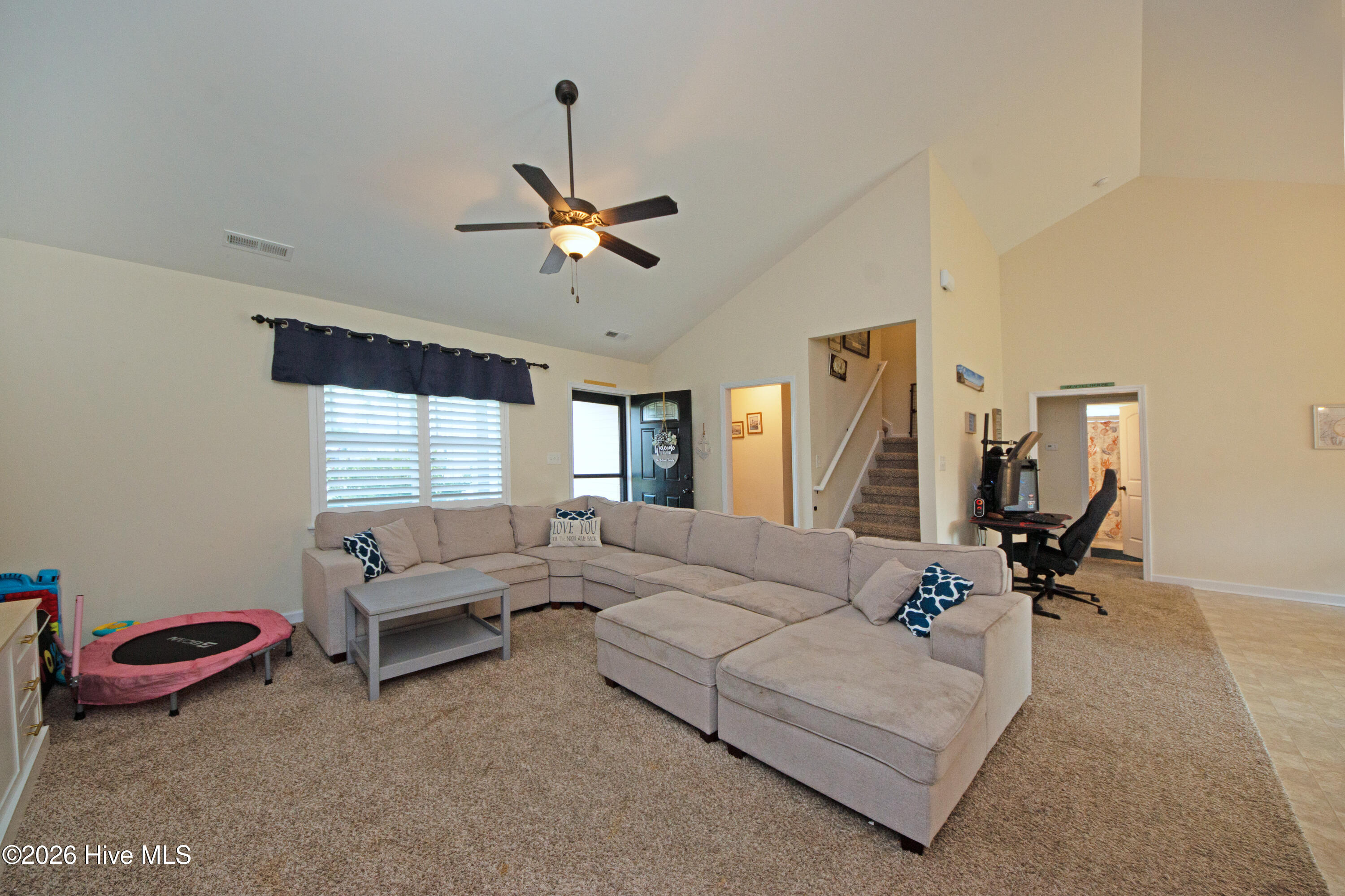 200 Gillcrest Court Property Photo 10