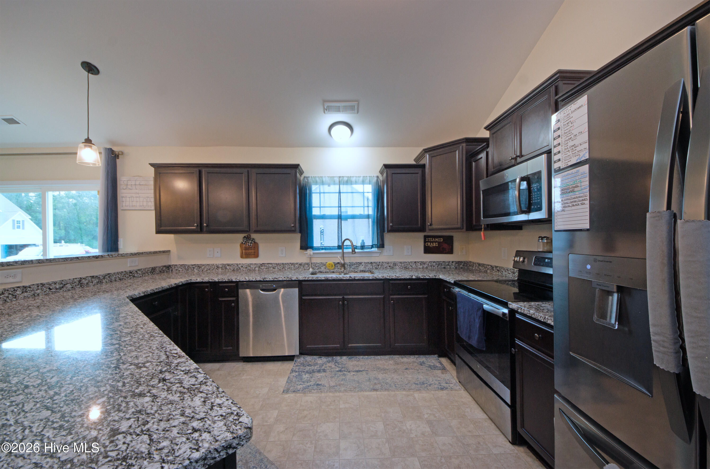 200 Gillcrest Court Property Photo 11