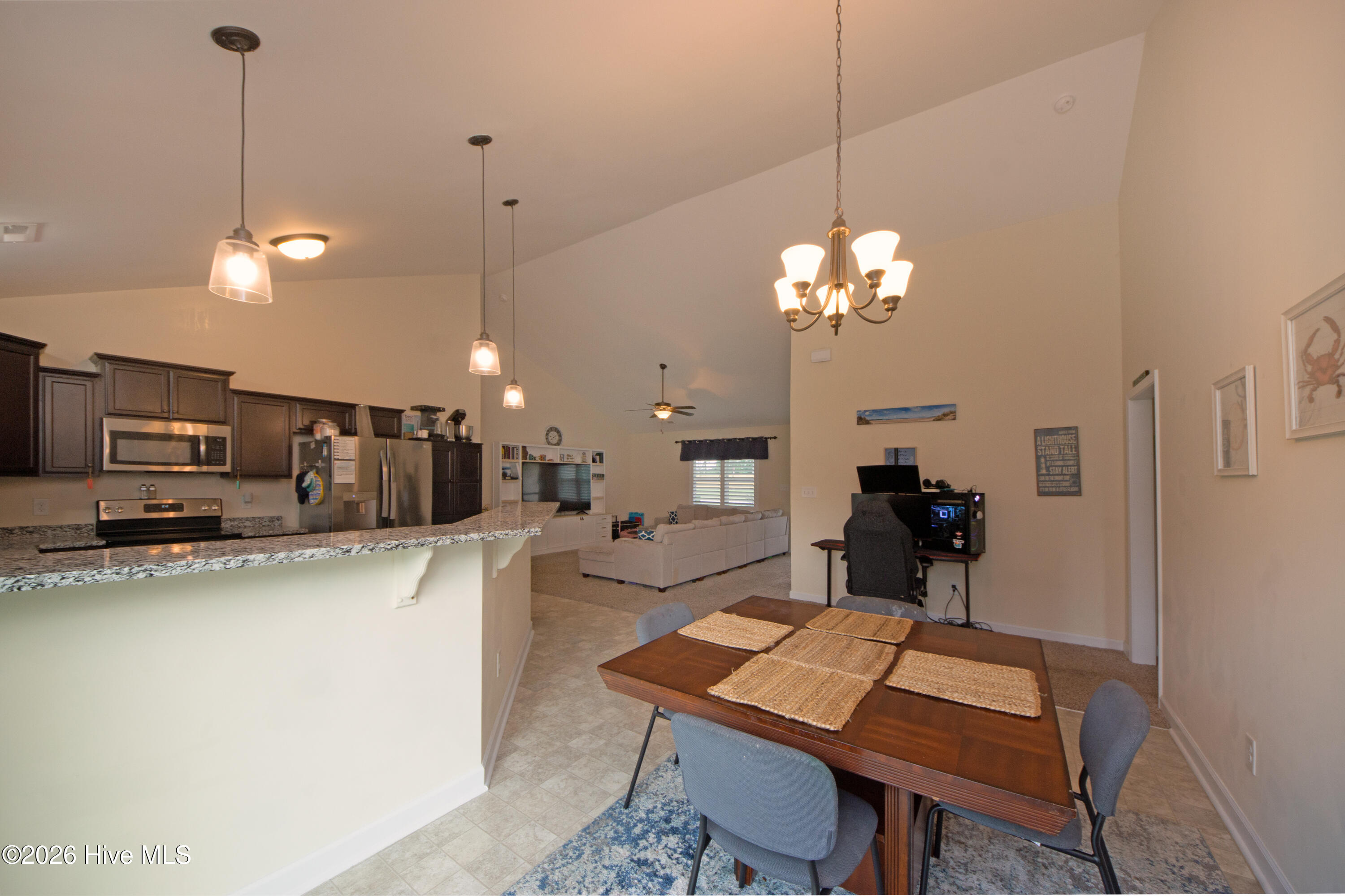 200 Gillcrest Court Property Photo 15
