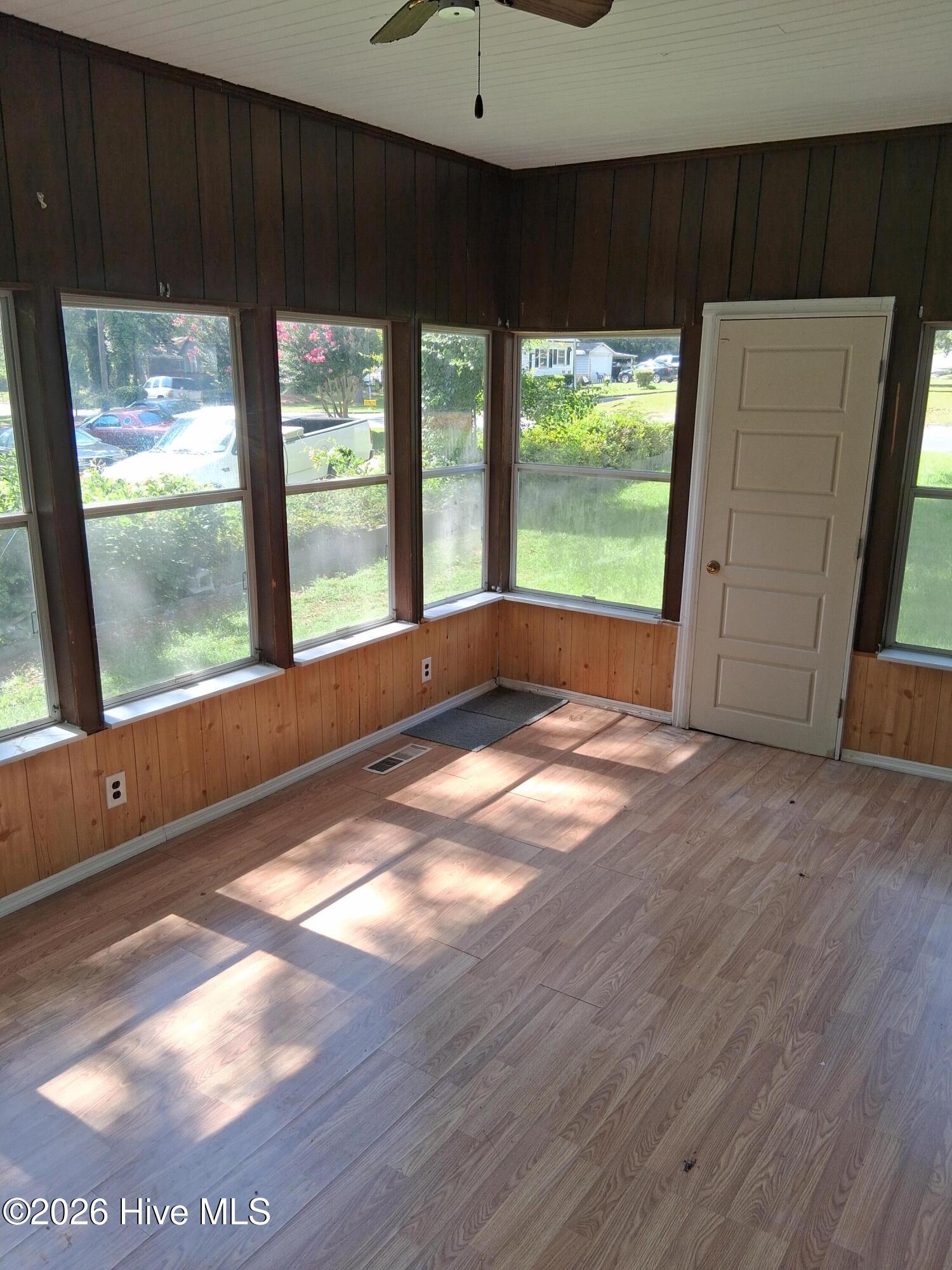 404 Wilson Avenue Property Photo 6